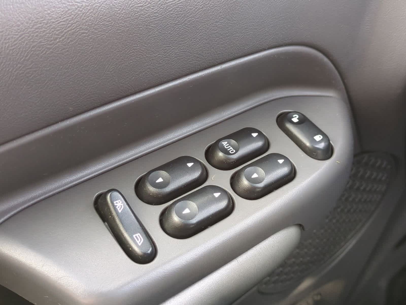 Thumbnail: 2001 Ford Explorer Sport Trac - 27