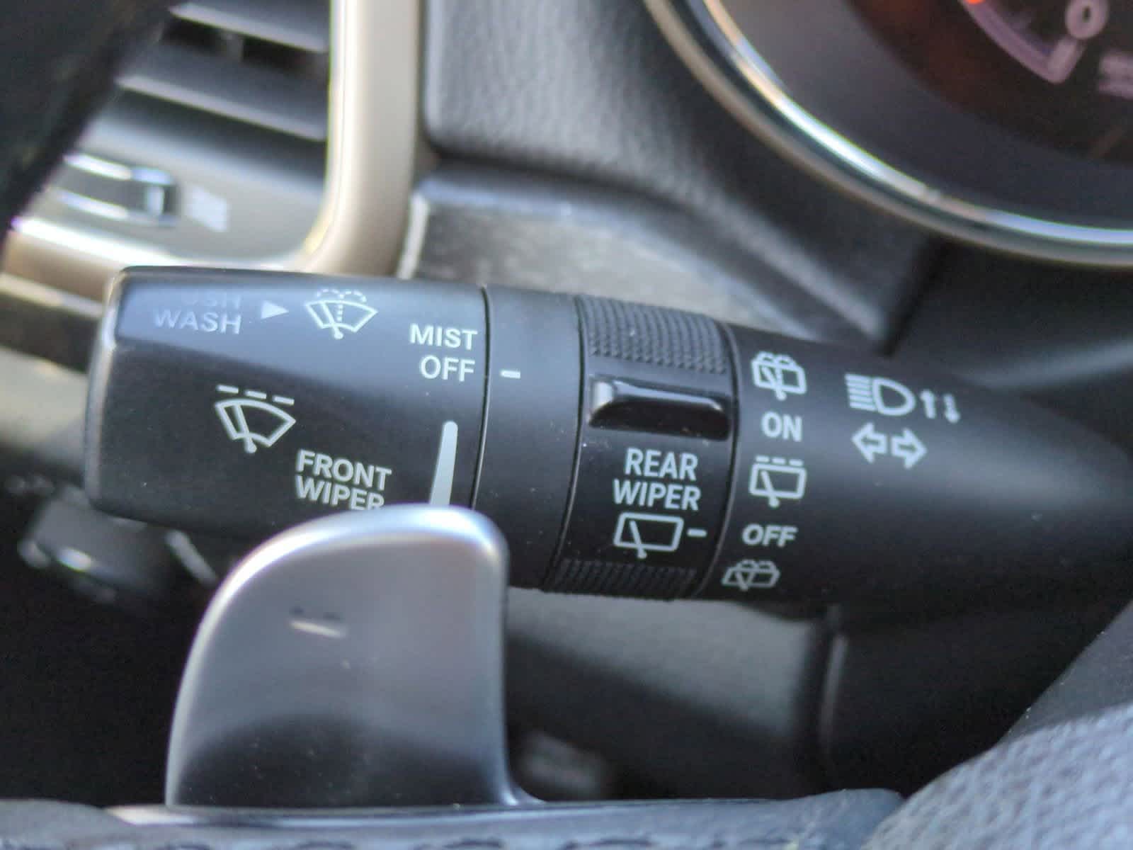 Thumbnail: 2015 Jeep Grand Cherokee - 25