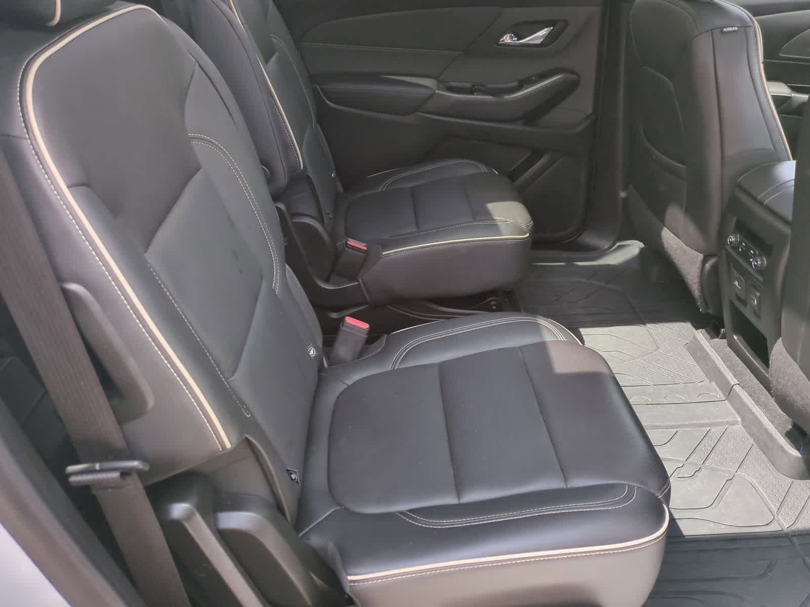Thumbnail: 2023 Chevrolet Traverse - 21