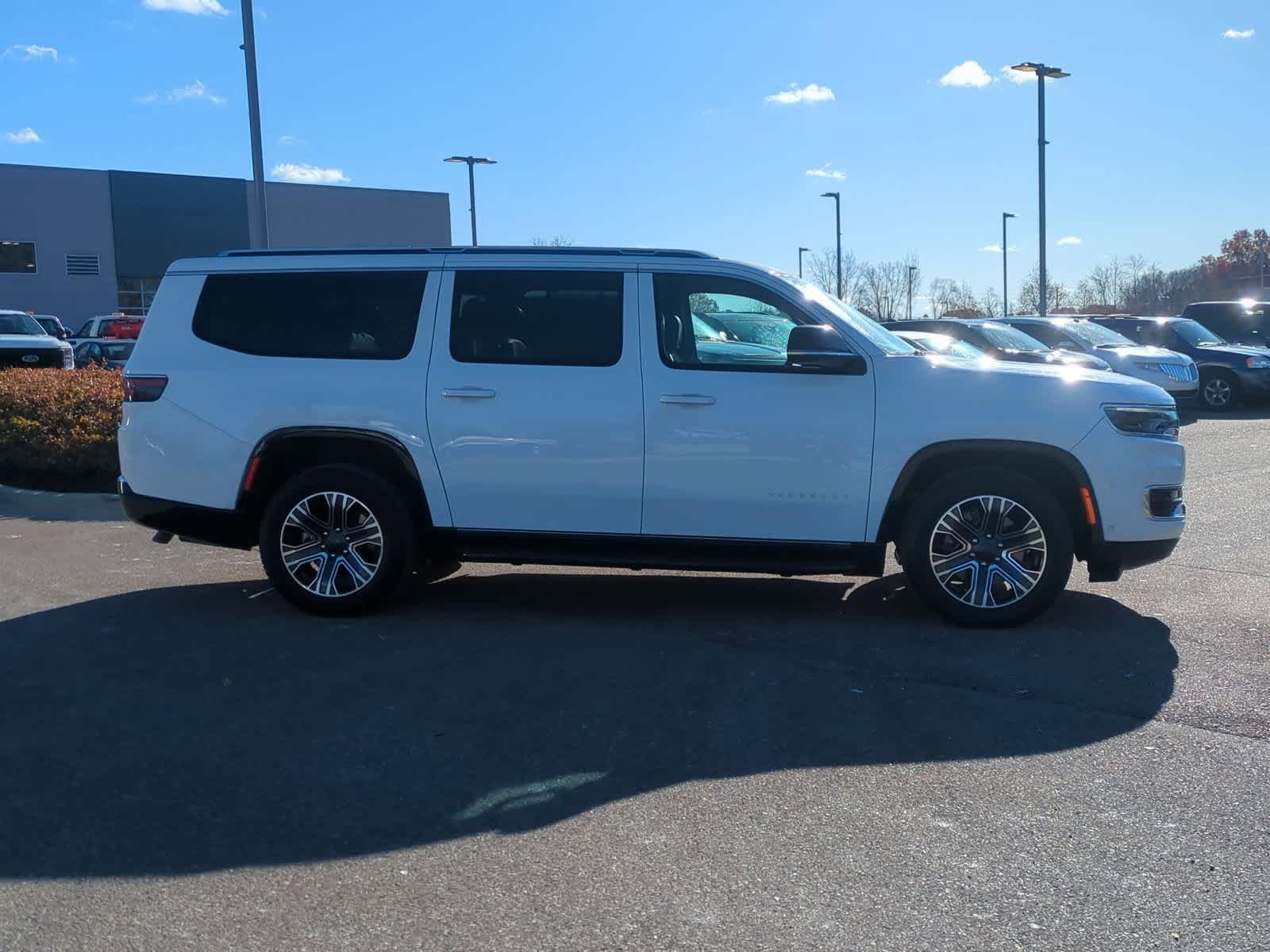 Thumbnail: 2024 Jeep Wagoneer - 9