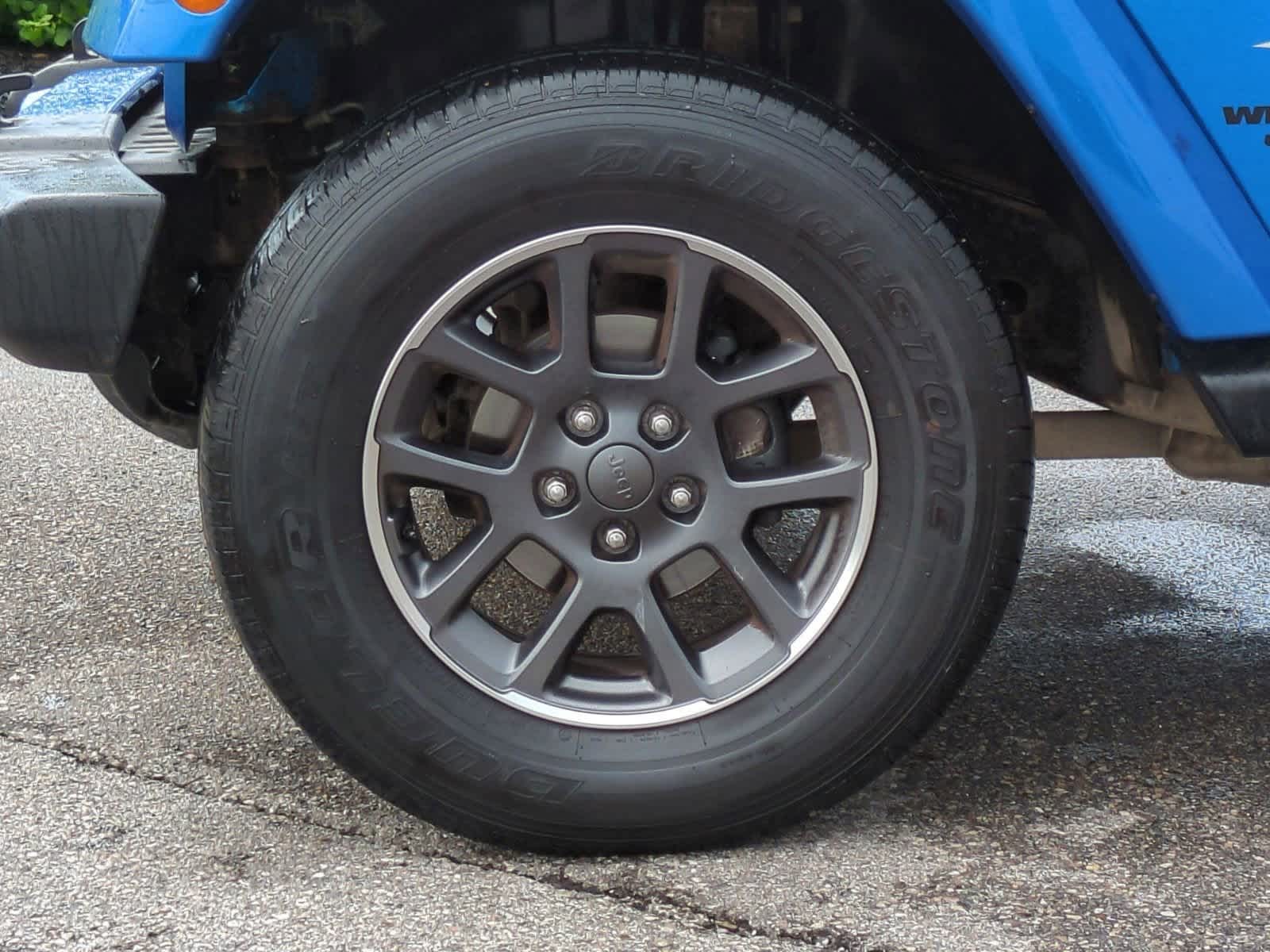 Thumbnail: 2016 Jeep Wrangler - 14