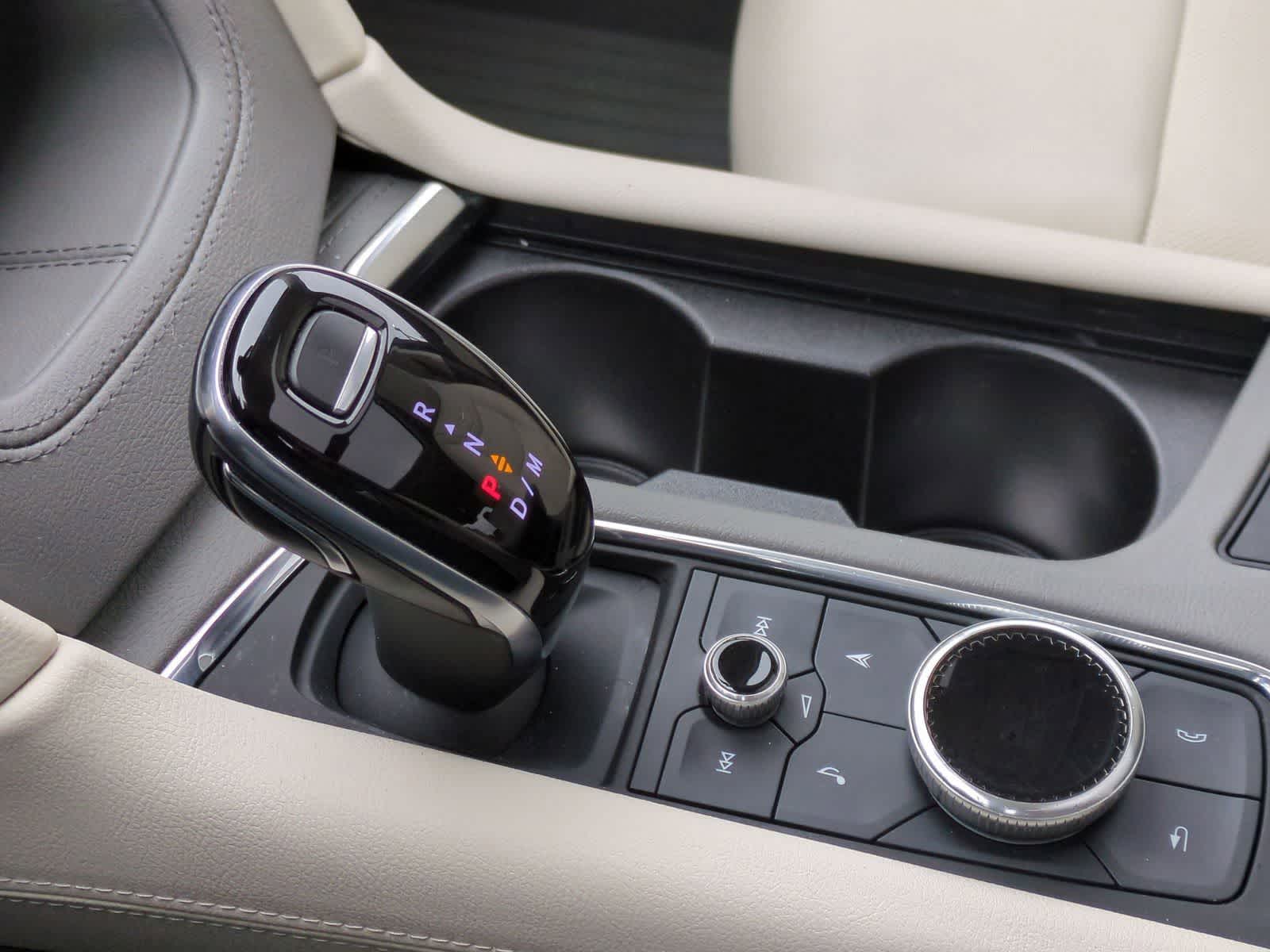 Thumbnail: 2022 Cadillac XT6 - 36