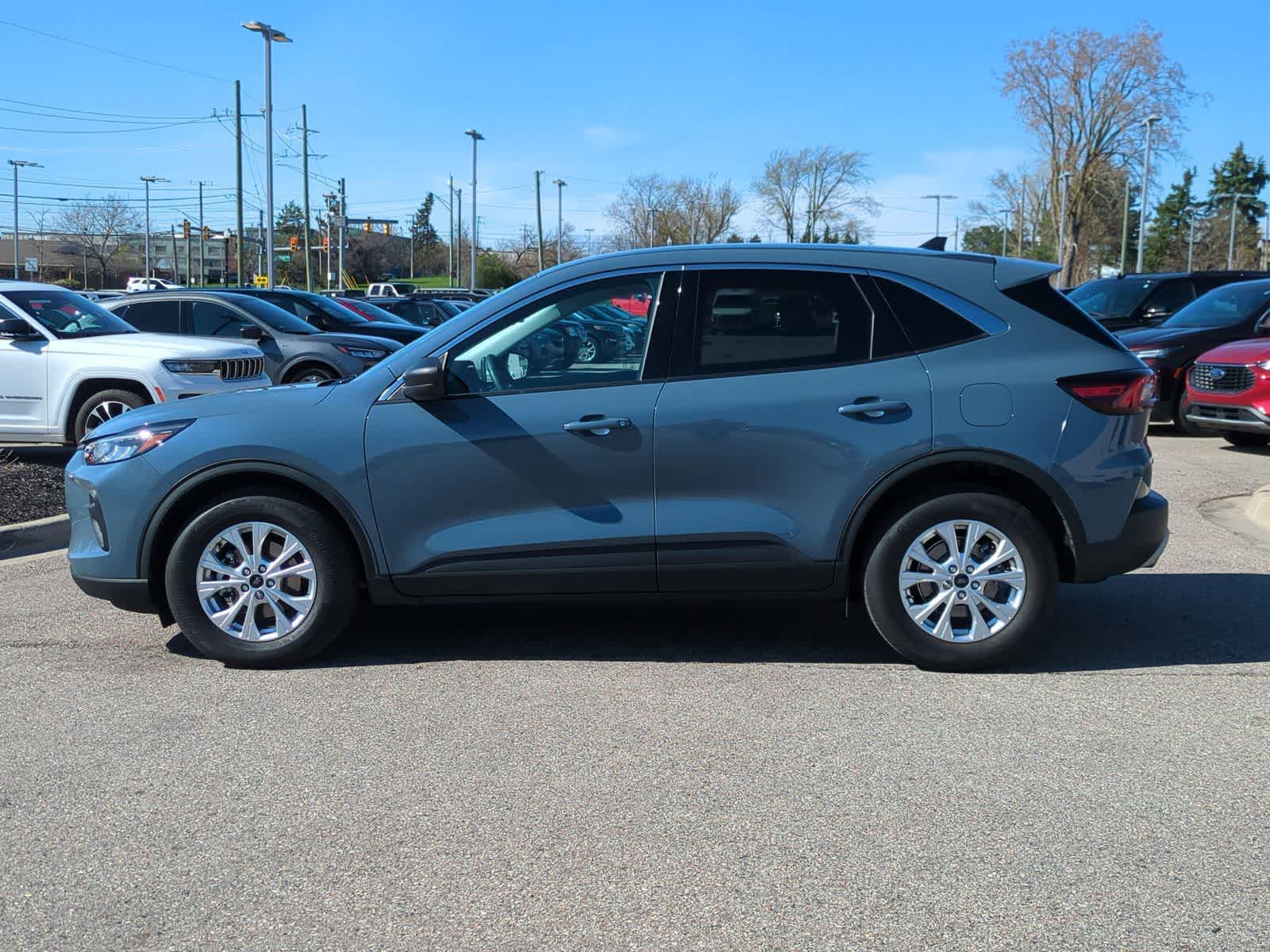 Thumbnail: 2023 Ford Escape - 5