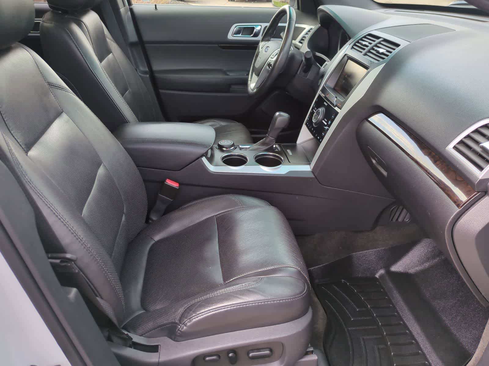 Thumbnail: 2012 Ford Explorer - 23
