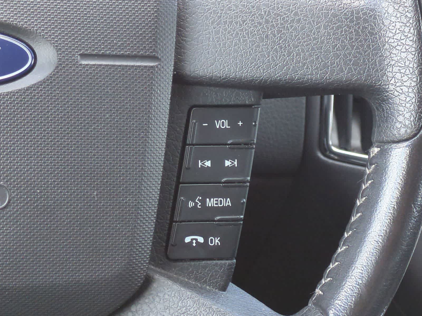 Thumbnail: 2010 Ford Edge - 24