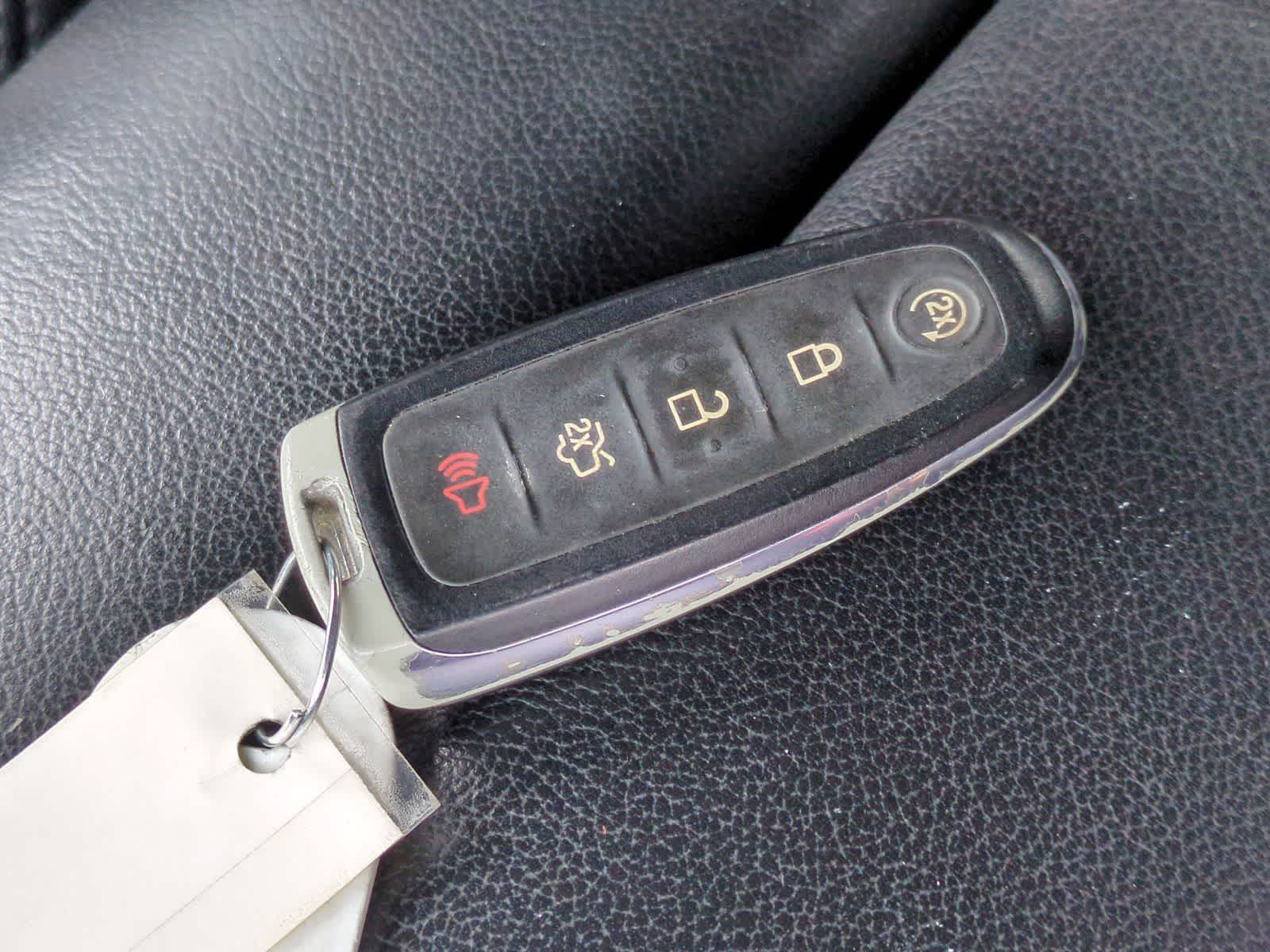 Thumbnail: 2013 Lincoln MKS - 33