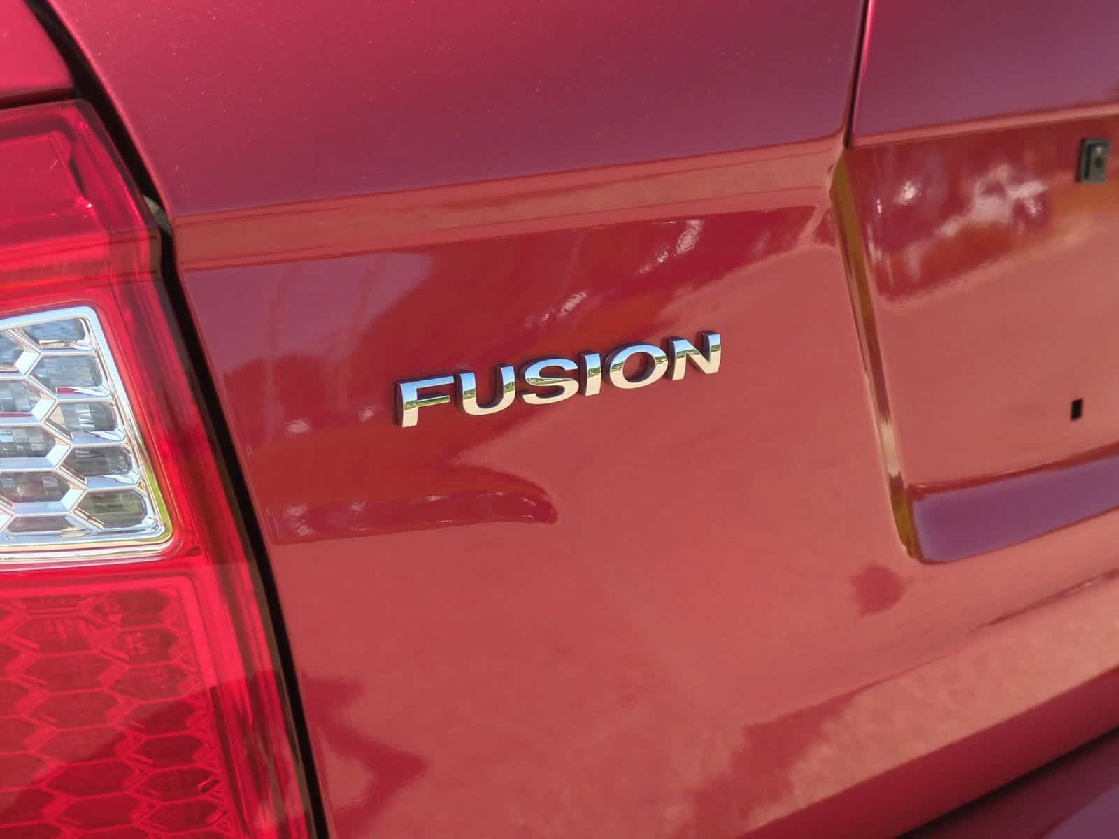 Thumbnail: 2010 Ford Fusion - 13