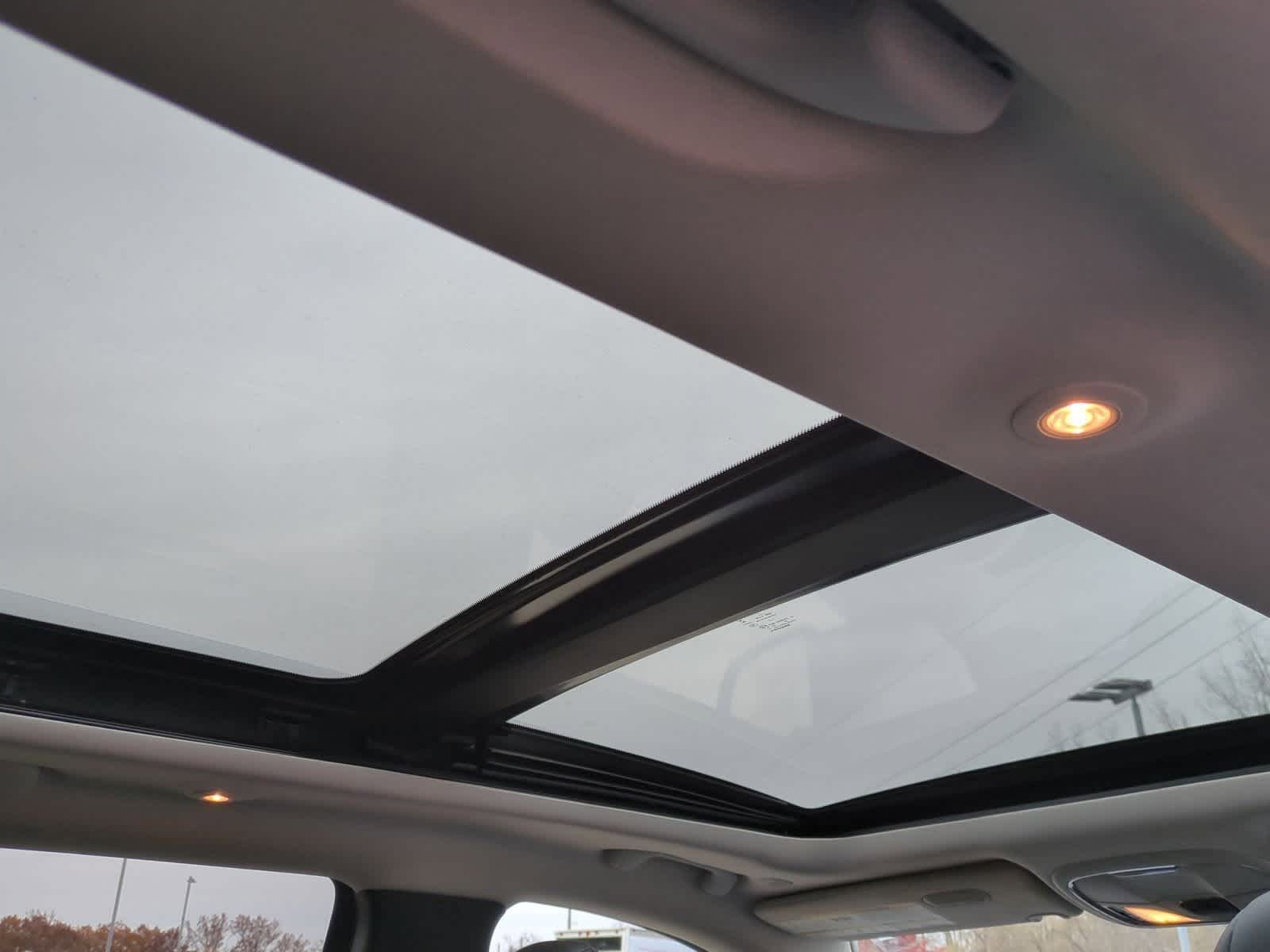 Thumbnail: 2020 Jeep Cherokee - 22