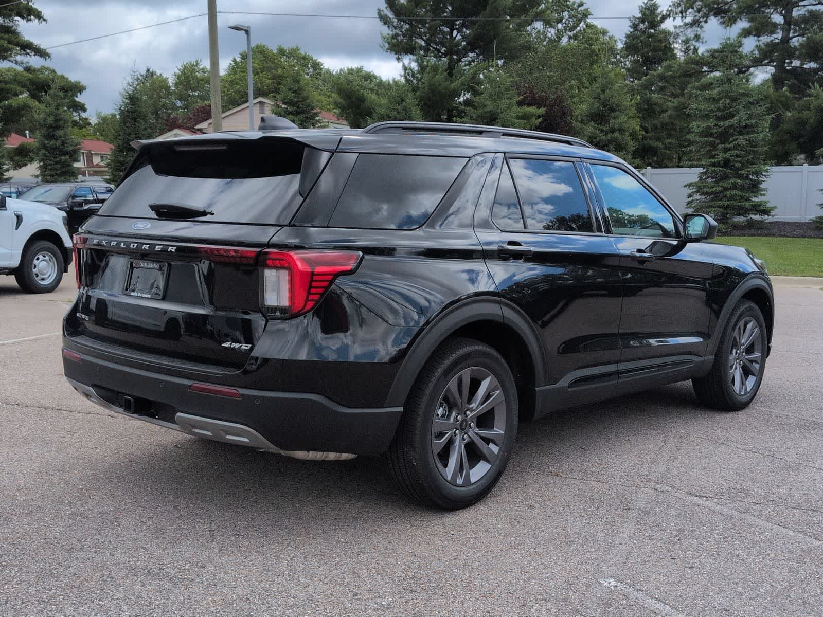 Thumbnail: 2026 Ford Explorer - 8