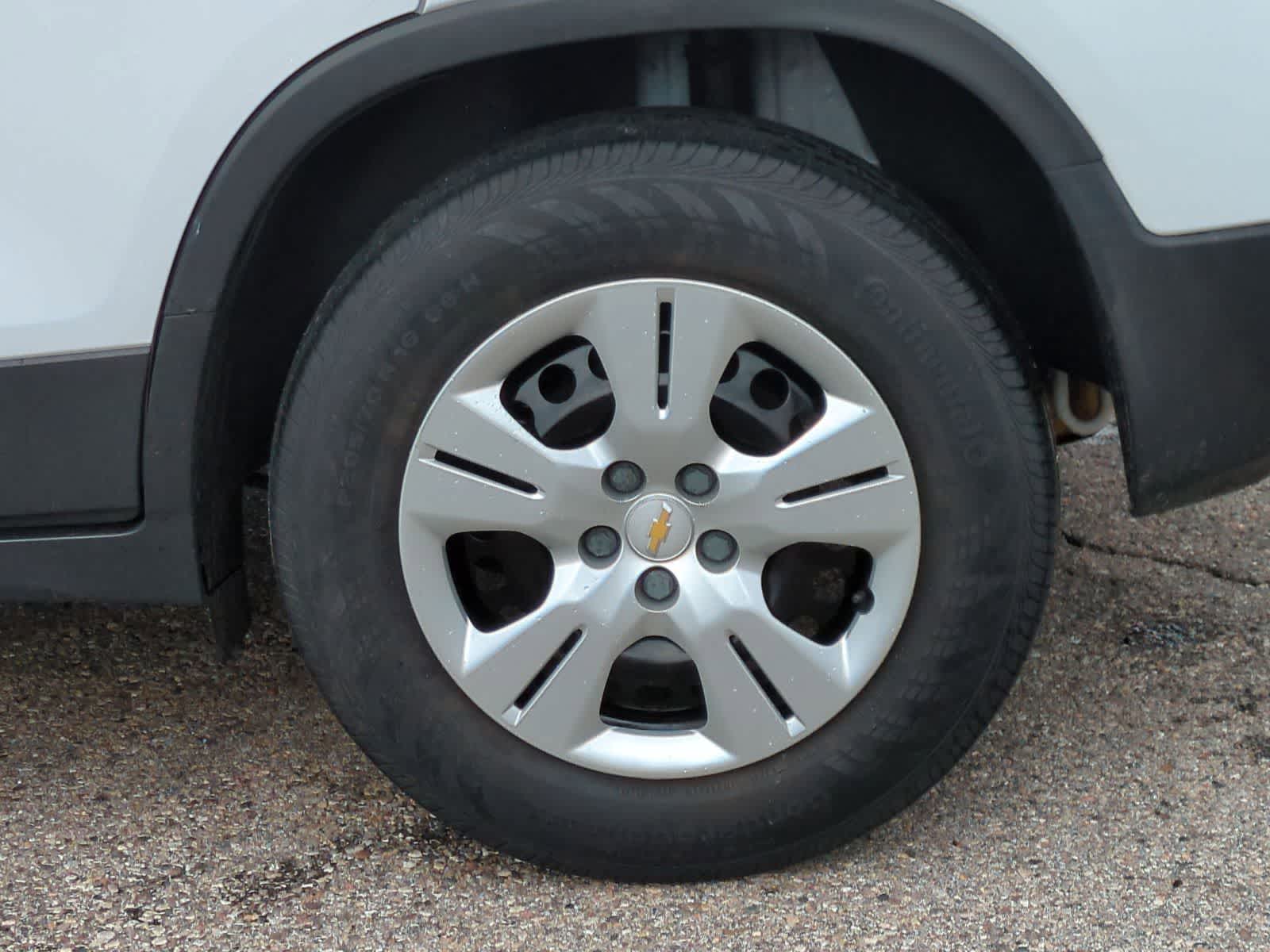 Thumbnail: 2017 Chevrolet Trax - 13