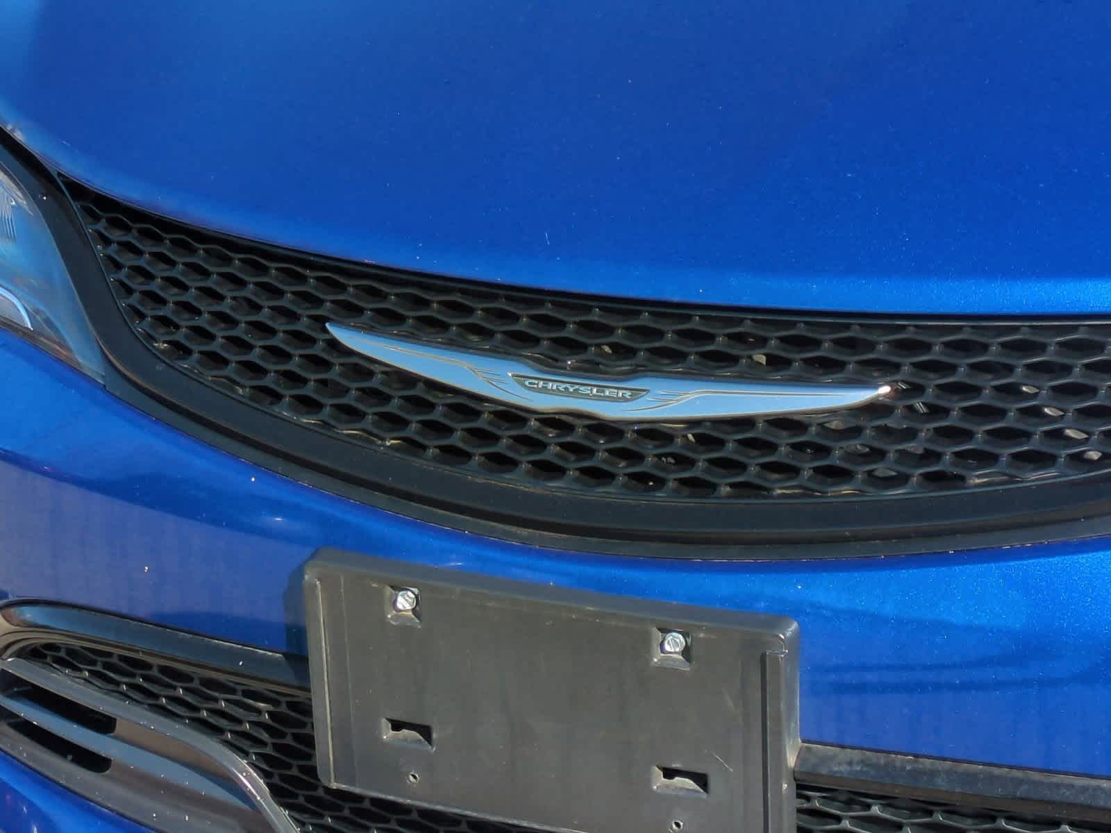 Thumbnail: 2016 Chrysler 200 - 12