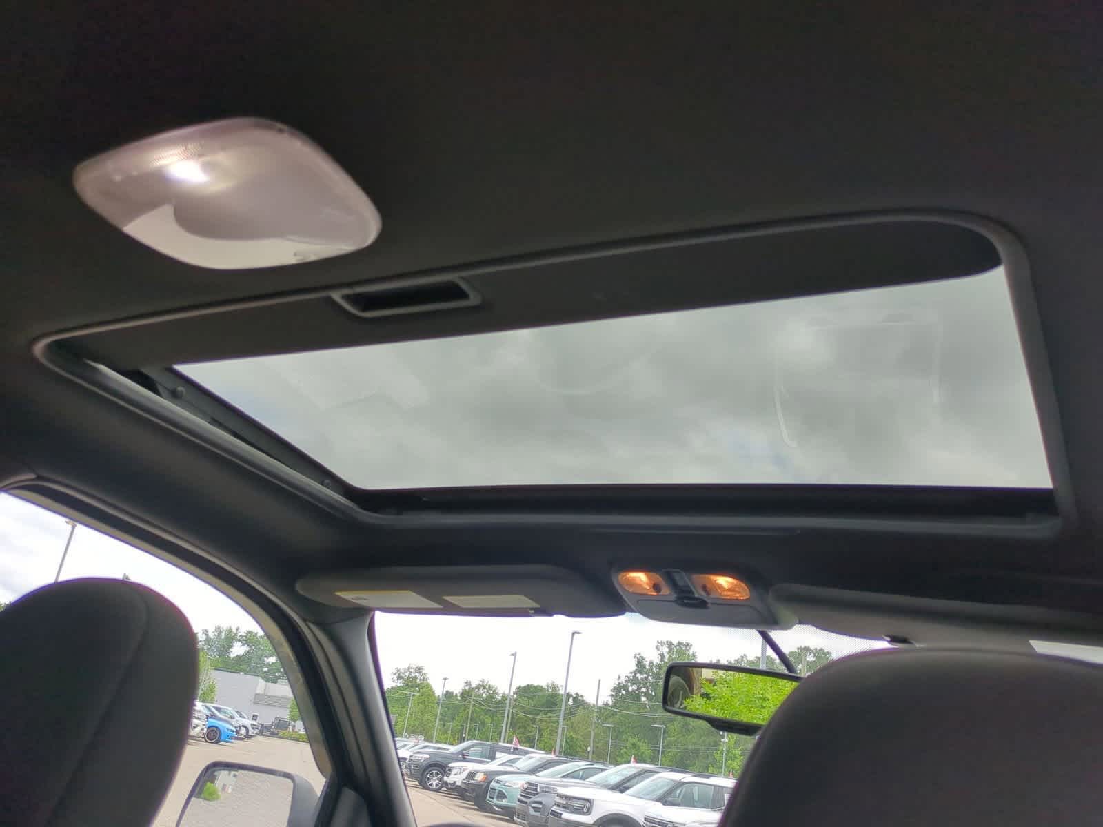 Thumbnail: 2010 Ford Escape - 22