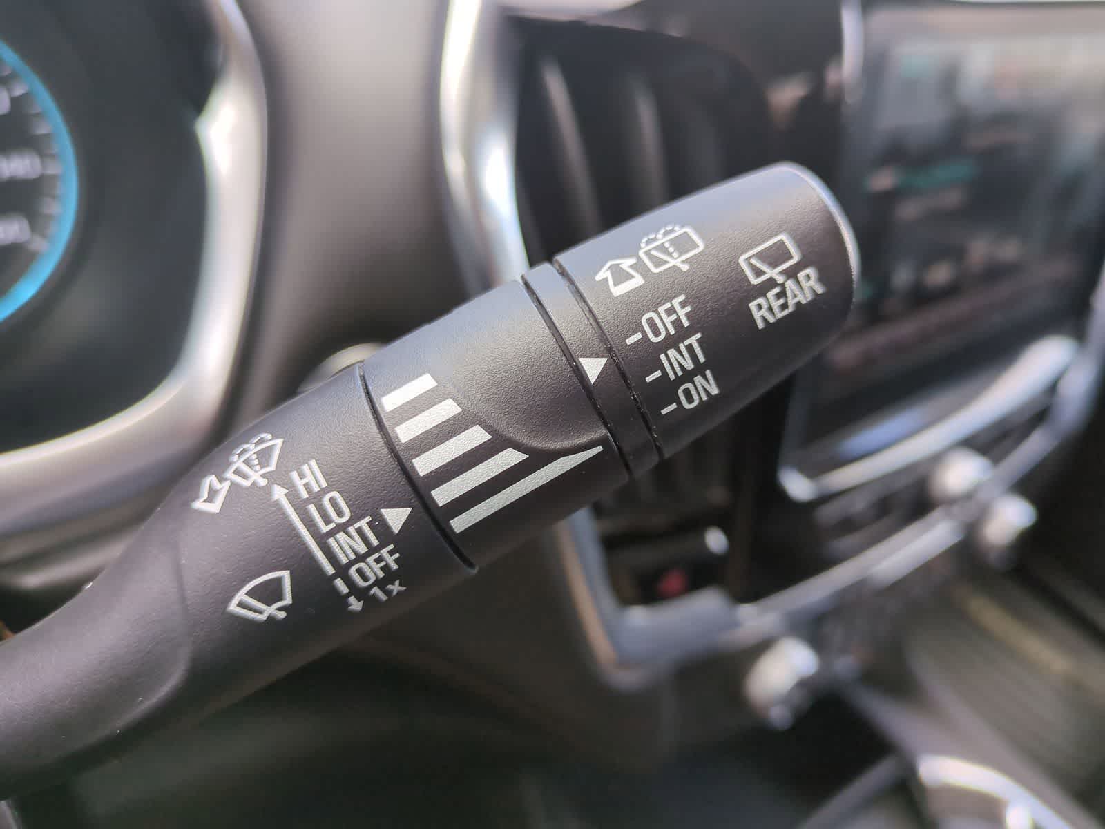 Thumbnail: 2018 Chevrolet Traverse - 25