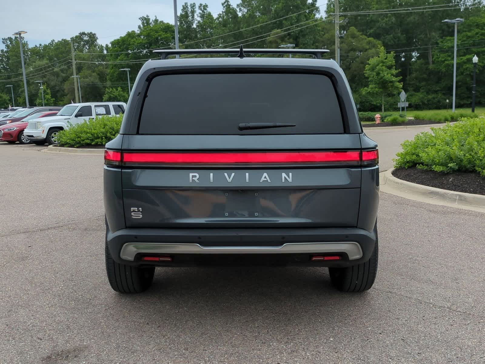 Thumbnail: 2024 Rivian R1S - 7