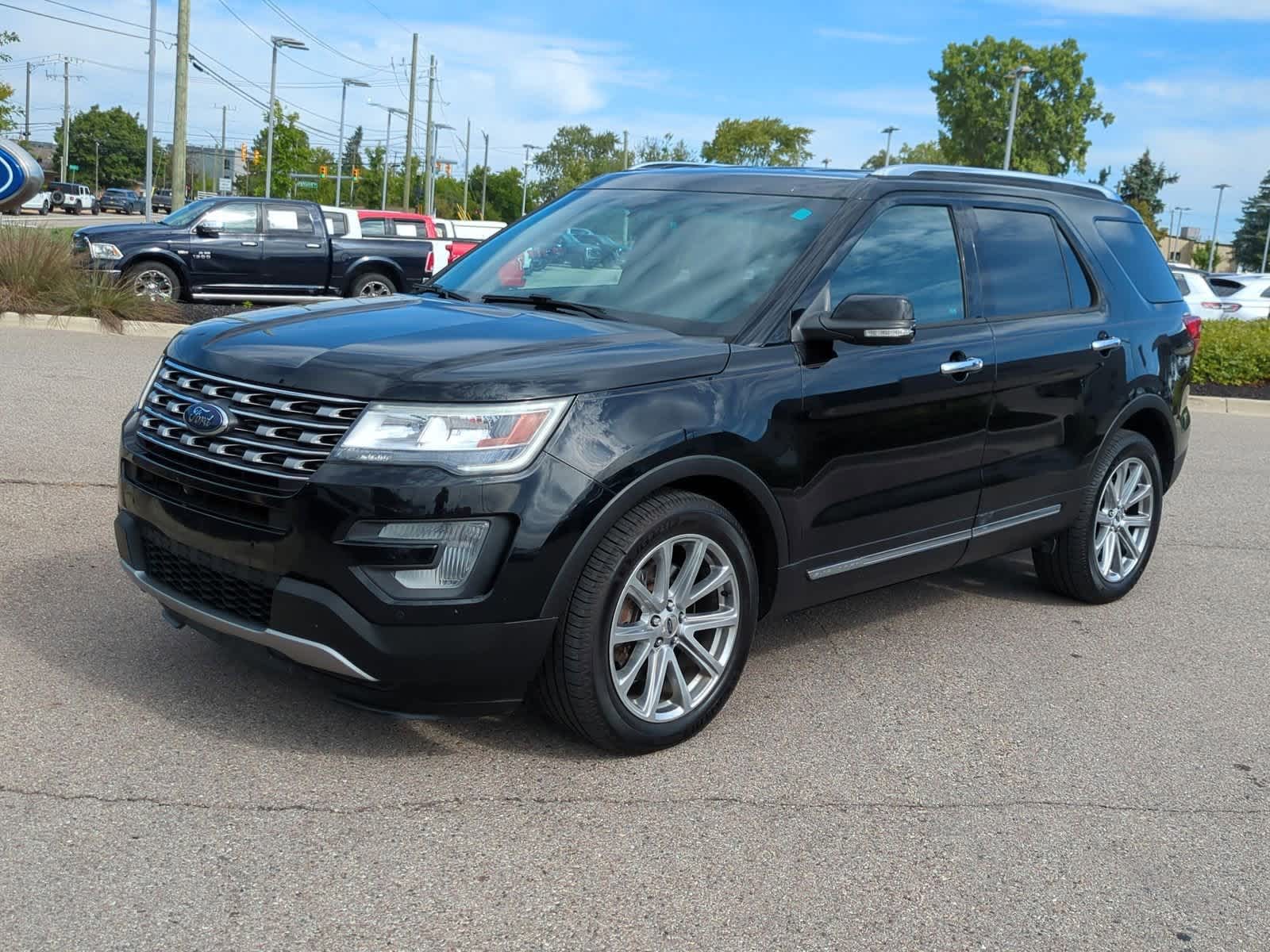 Thumbnail: 2017 Ford Explorer - 4