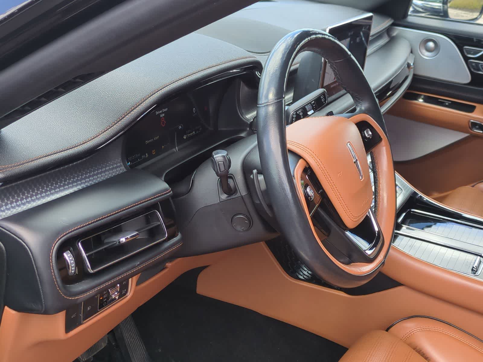 Thumbnail: 2021 Lincoln Aviator - 10
