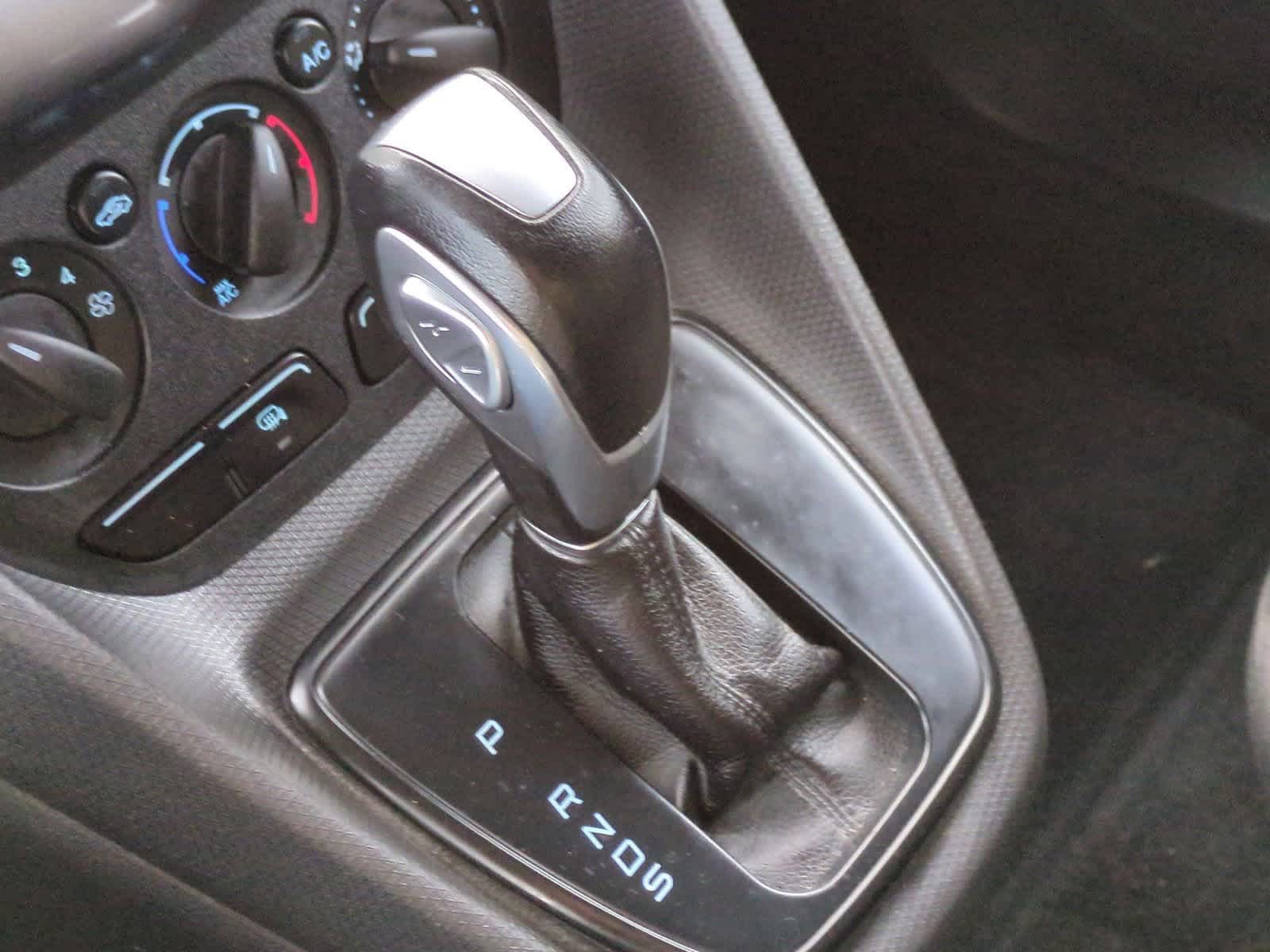 Thumbnail: 2015 Ford Transit Series - 28