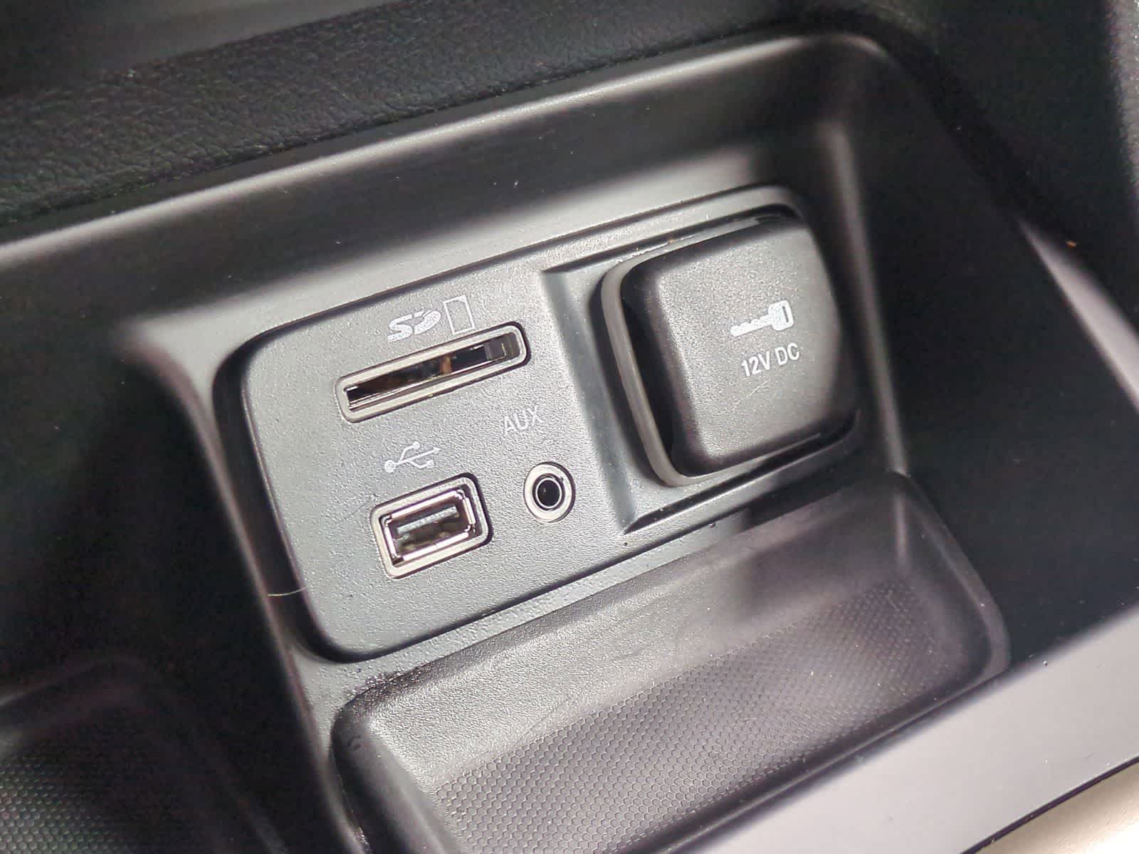 Thumbnail: 2014 Jeep Cherokee - 31
