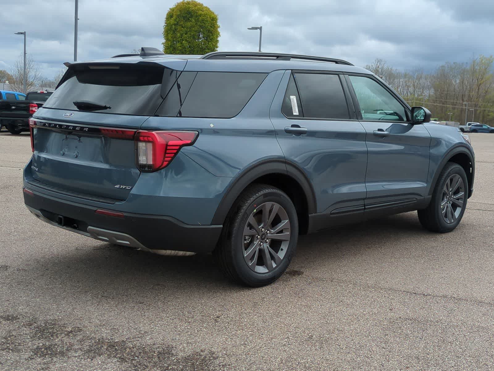Thumbnail: 2026 Ford Explorer - 8