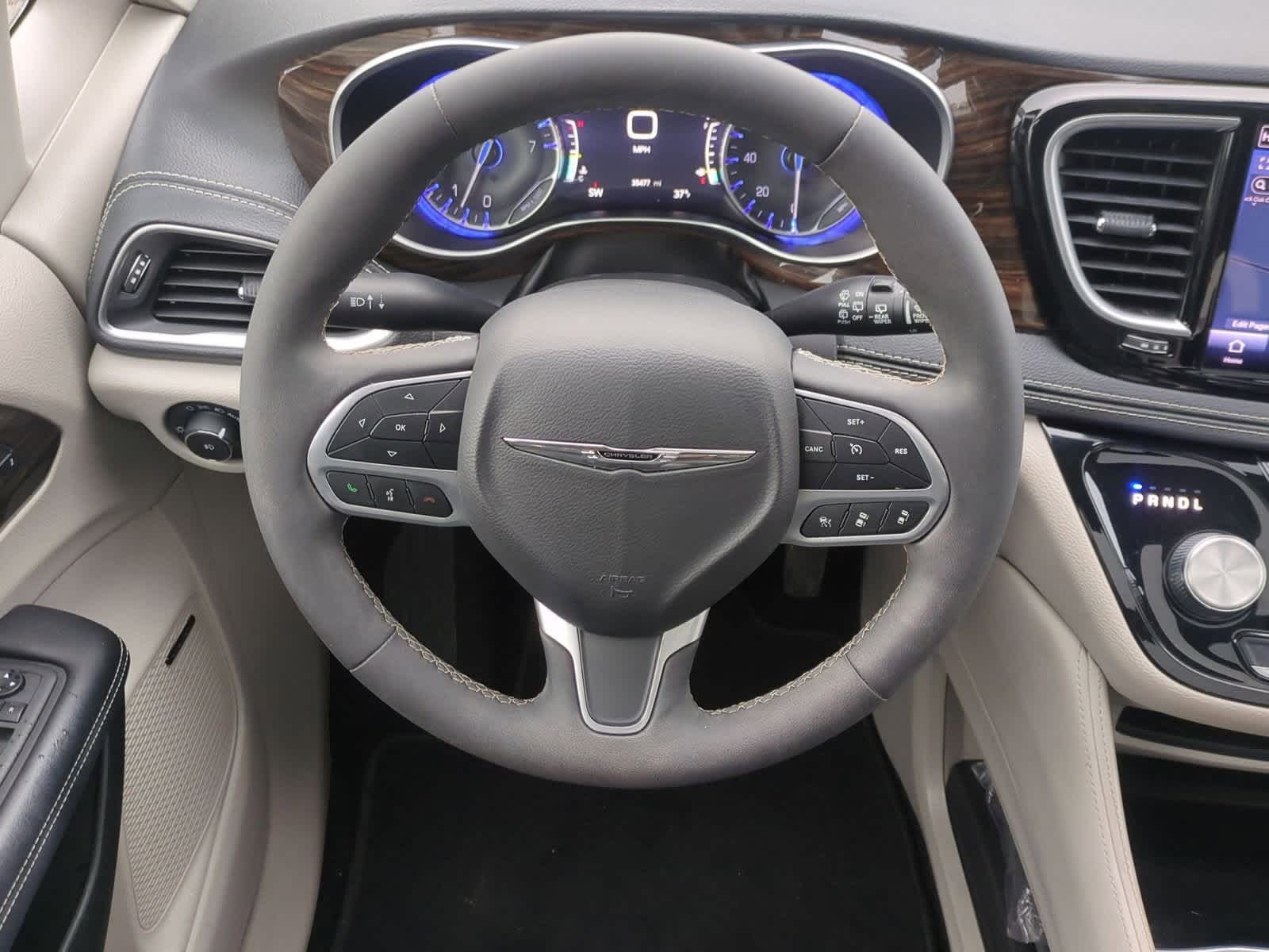 Thumbnail: 2022 Chrysler Pacifica - 26