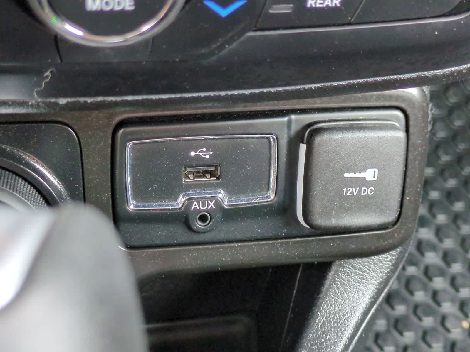 Thumbnail: 2020 Jeep Renegade - 30