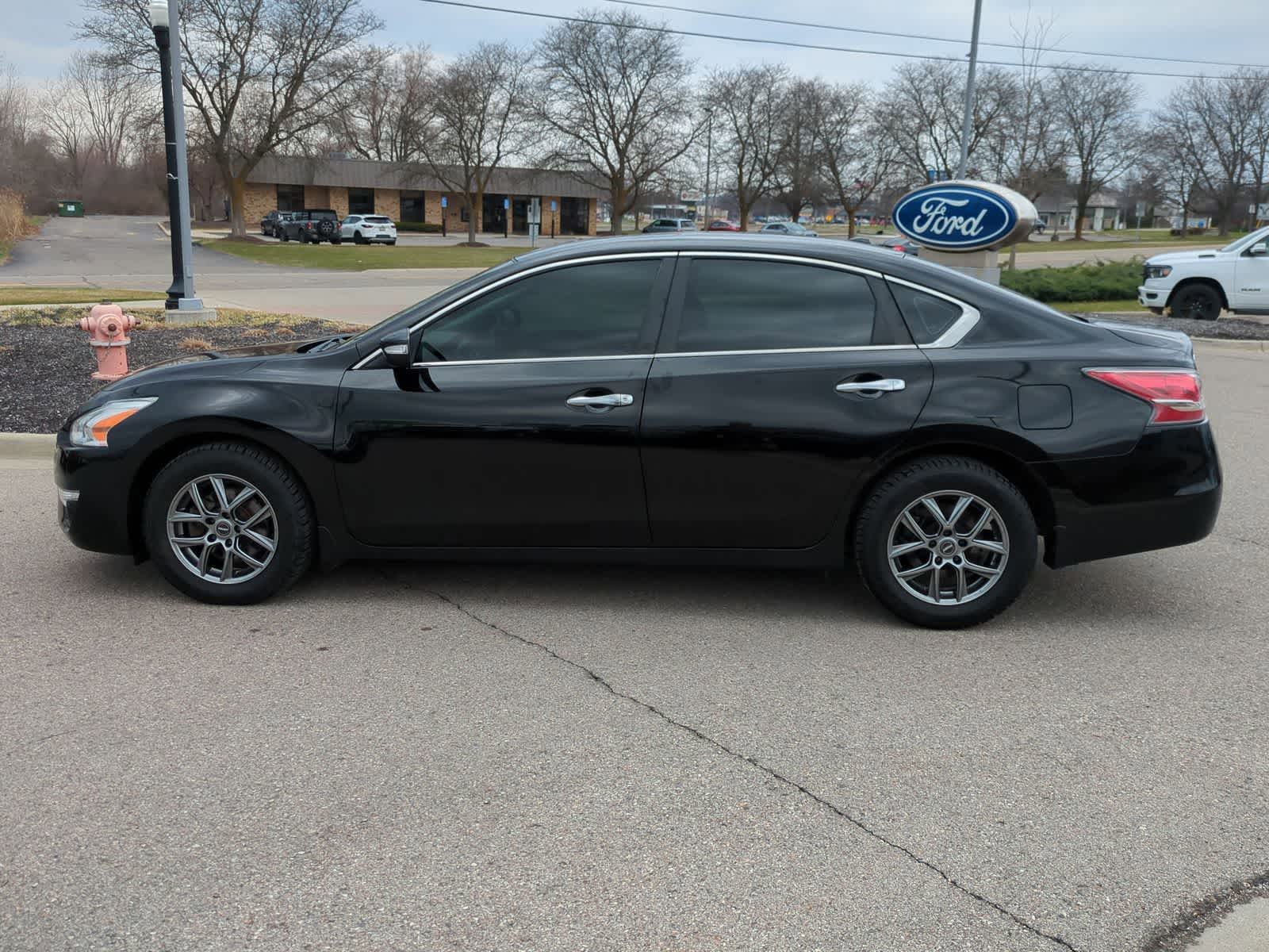 Thumbnail: 2015 Nissan Altima - 5