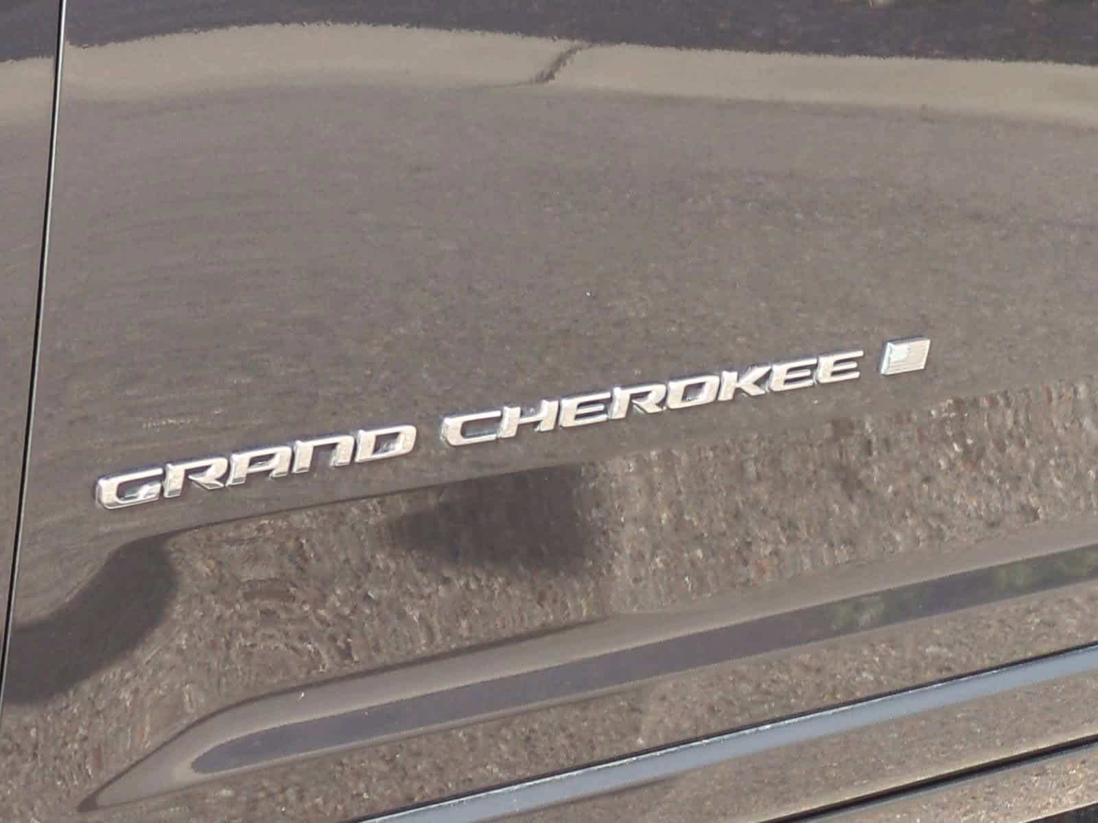 Thumbnail: 2022 Jeep Grand Cherokee - 13
