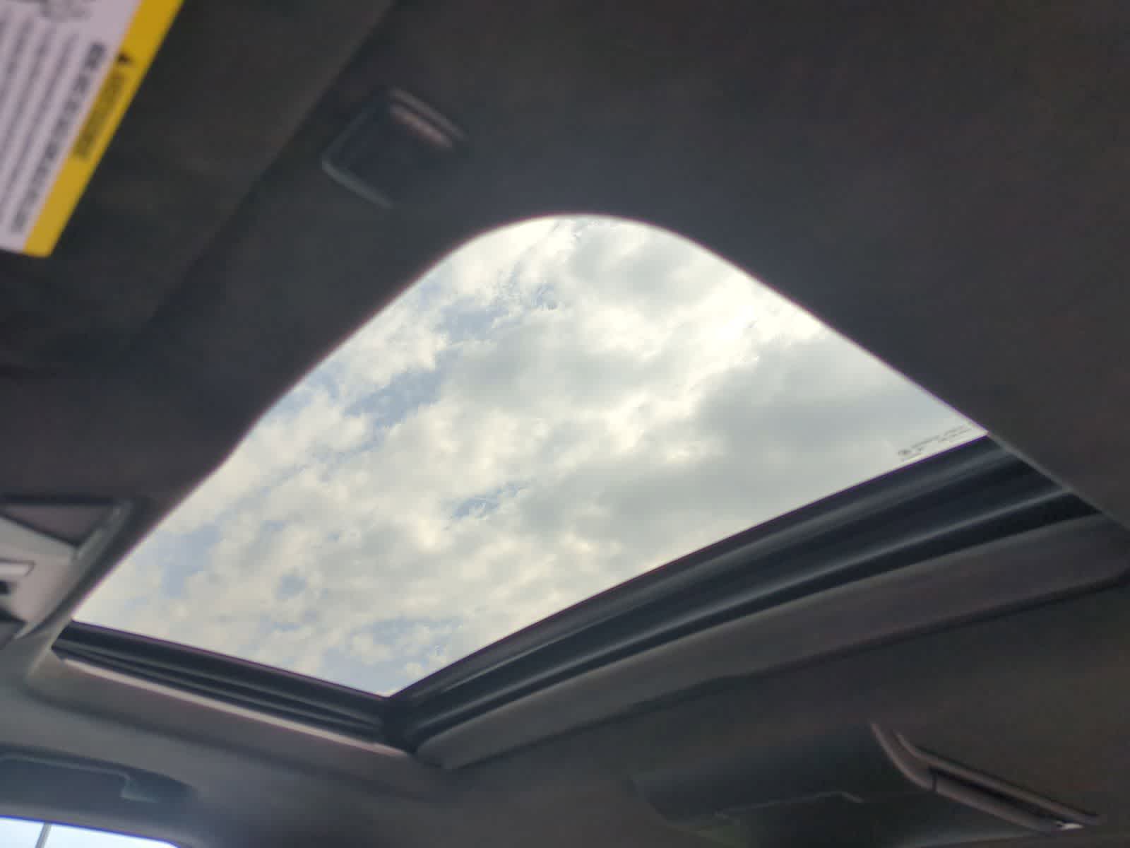 Thumbnail: 2015 Cadillac Escalade - 19