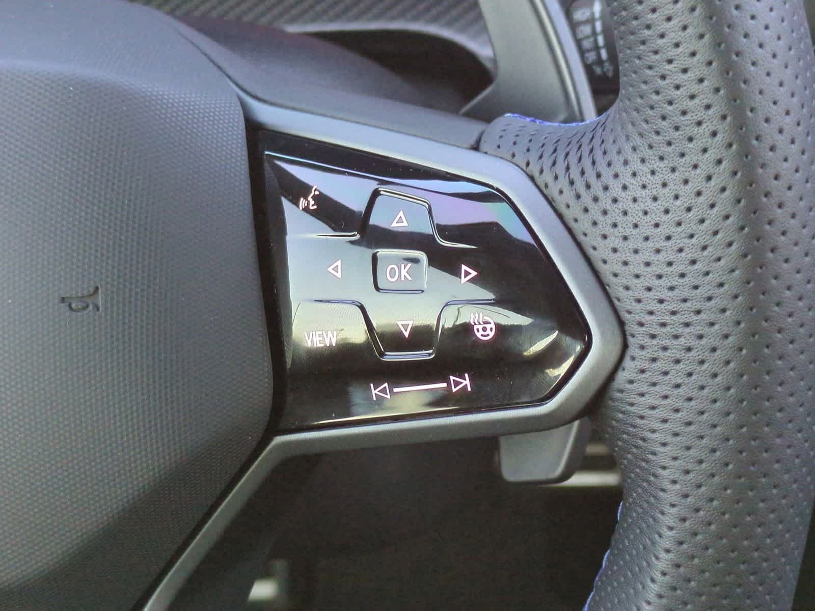 Thumbnail: 2025 Volkswagen Golf - 22