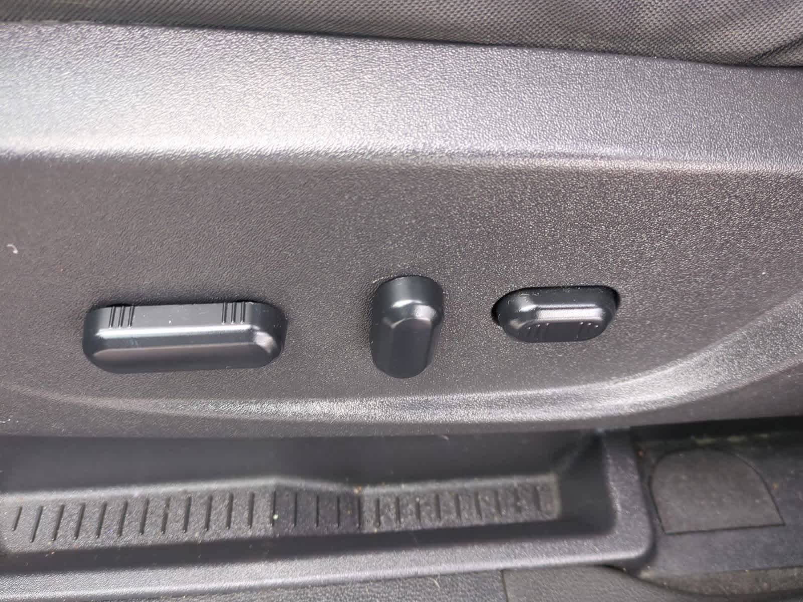 Thumbnail: 2014 Ford Escape - 17