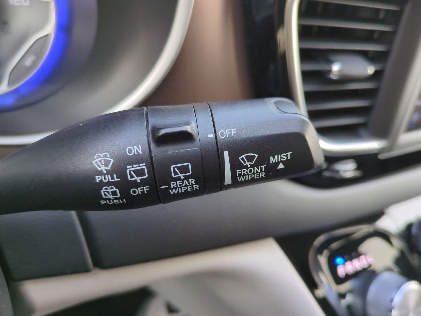 Thumbnail: 2018 Chrysler Pacifica - 27