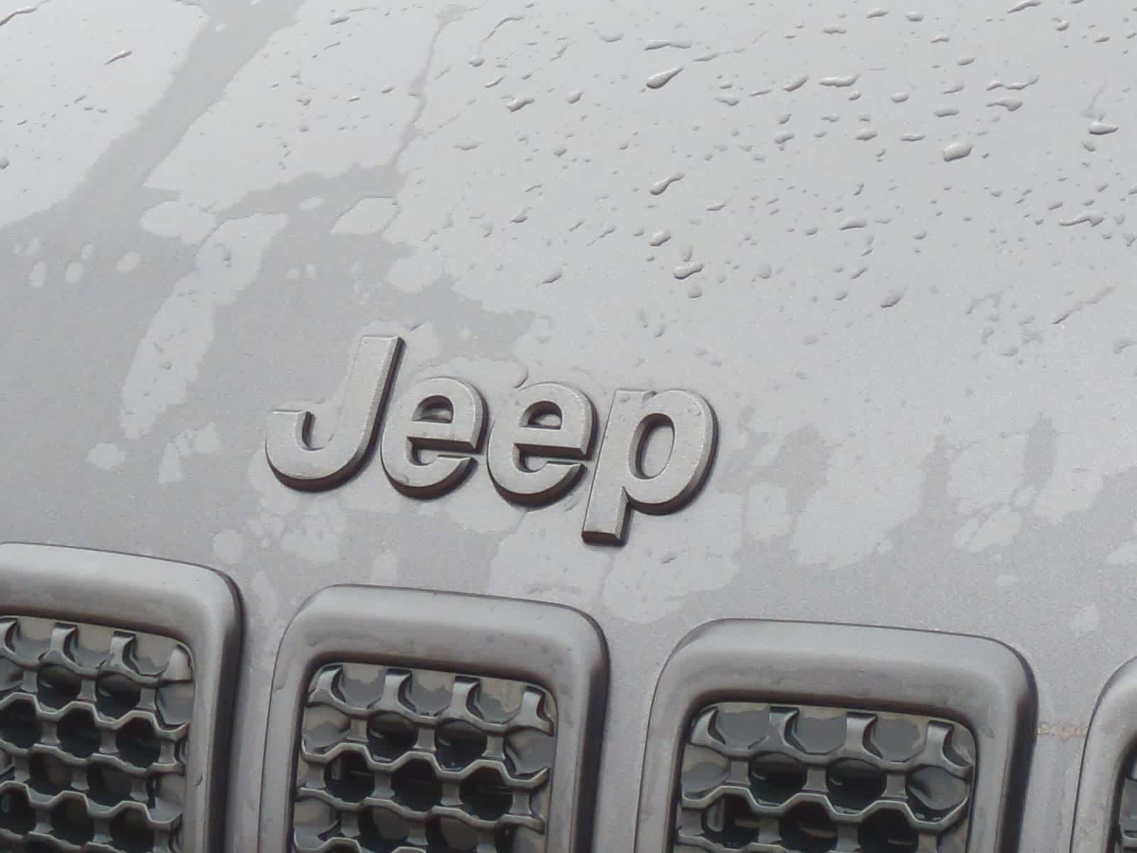 Thumbnail: 2020 Jeep Cherokee - 12