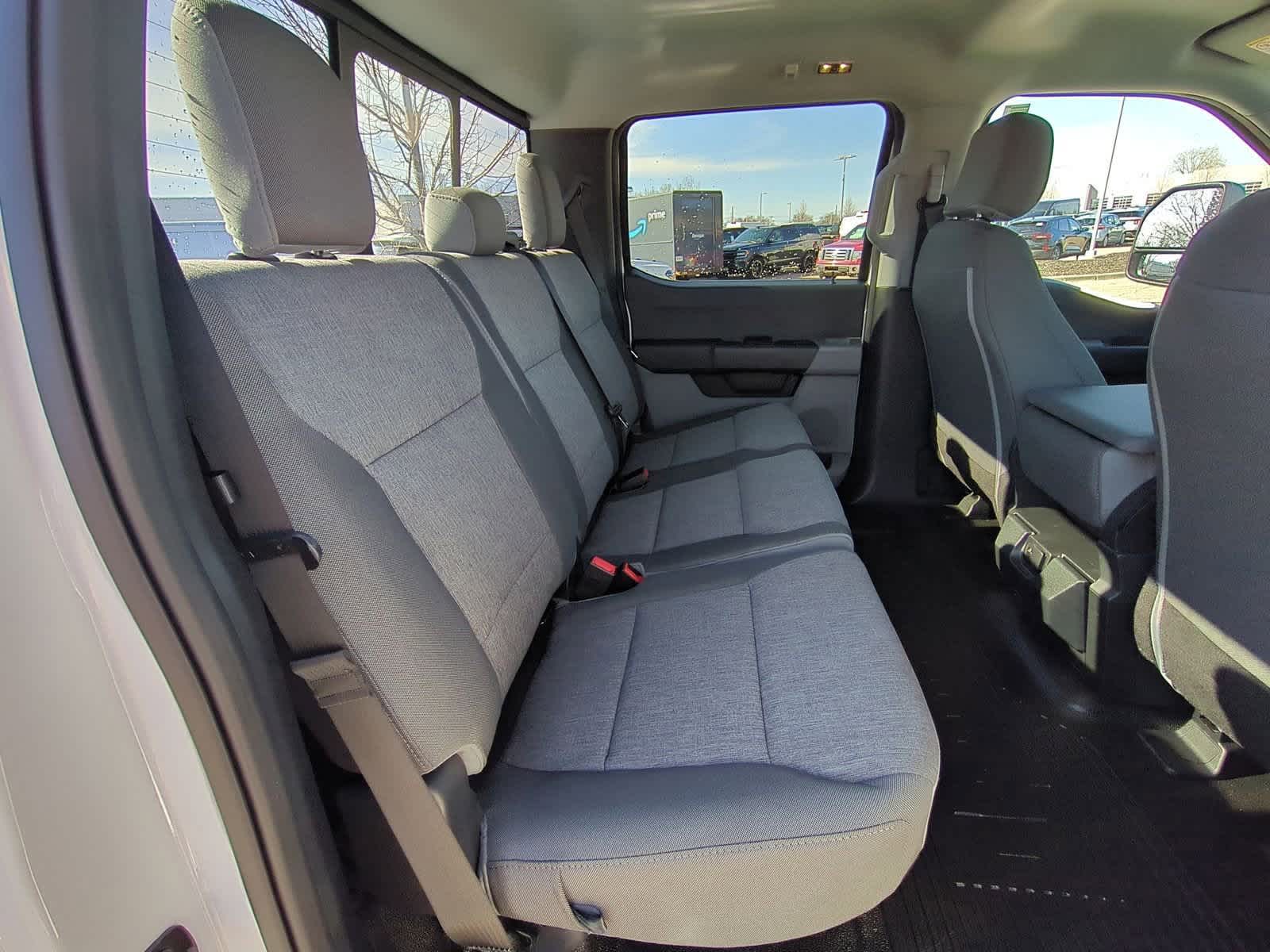 2025 Ford Econoline E-350 20