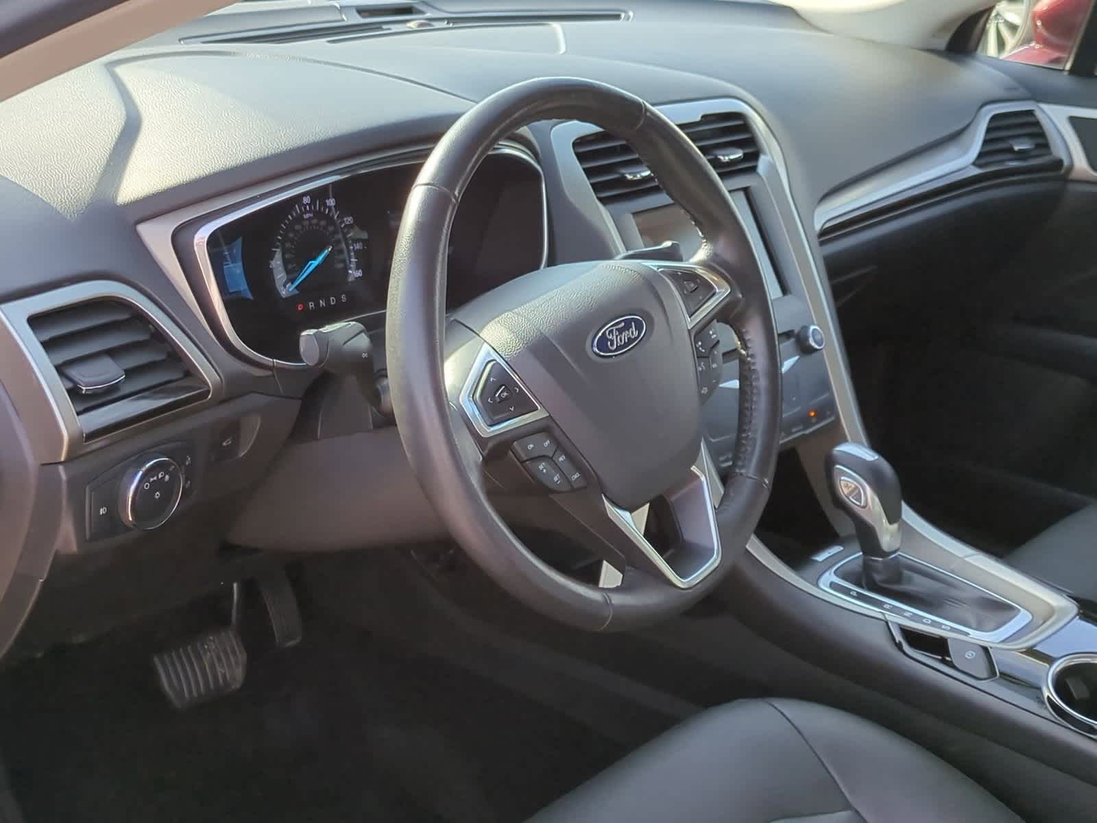 2015 Ford Fusion SE 10
