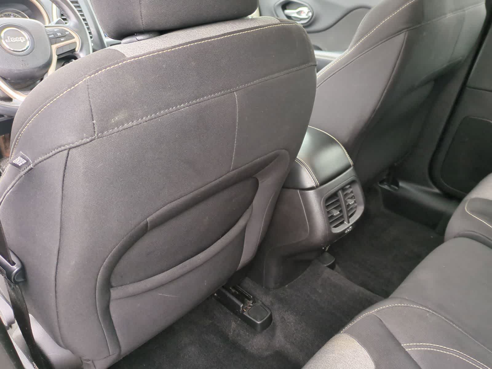 Thumbnail: 2014 Jeep Cherokee - 18