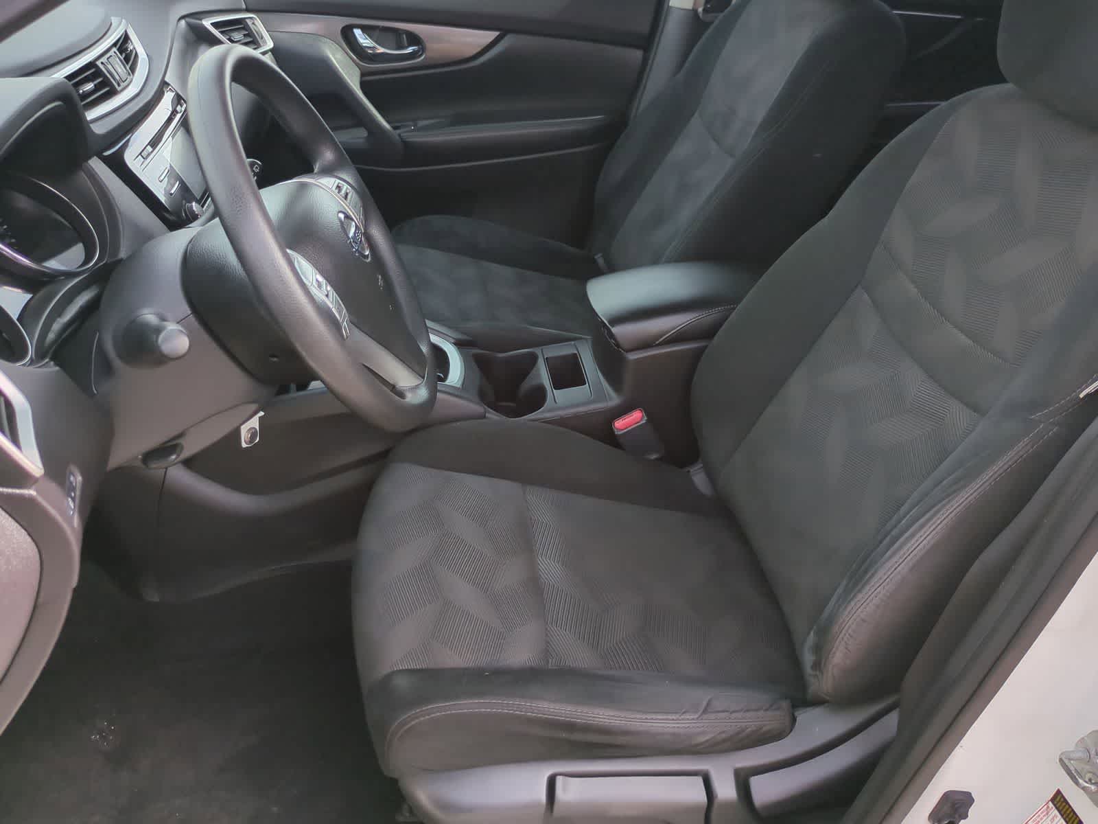 Thumbnail: 2015 Nissan Rogue - 16