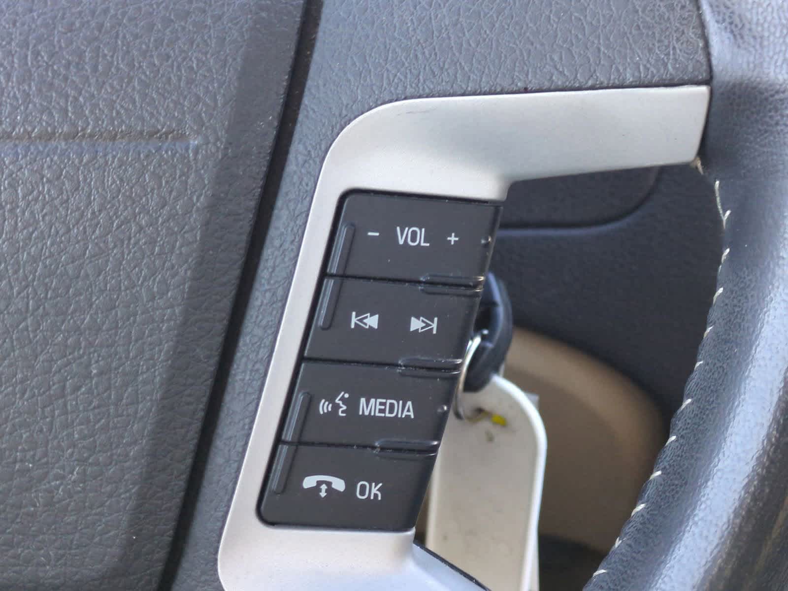 Thumbnail: 2010 Mercury Milan - 26