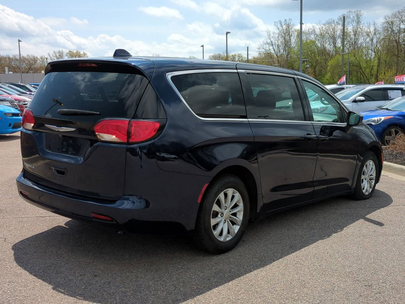 2017 Chrysler Pacifica Touring 8