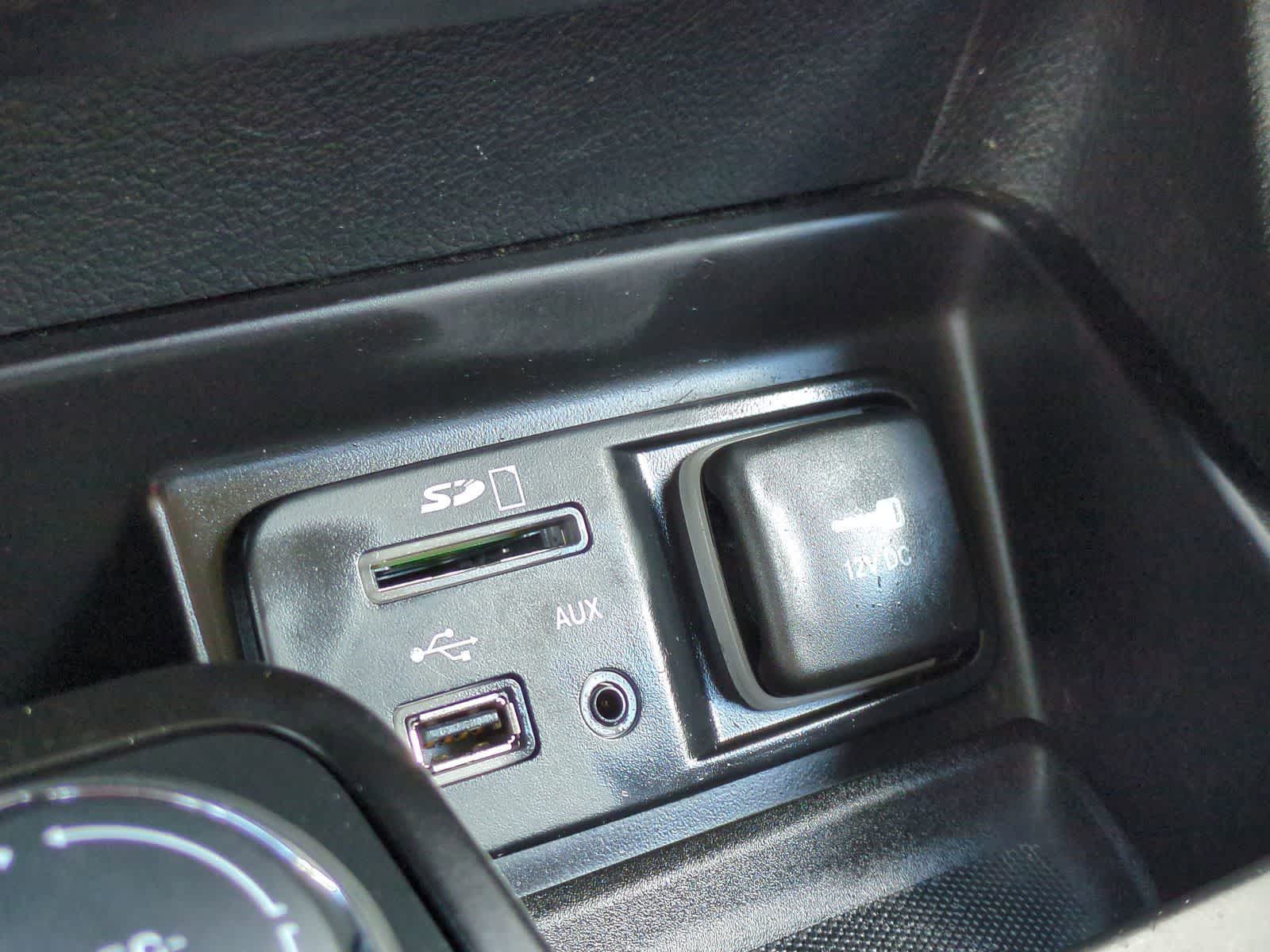 Thumbnail: 2016 Jeep Cherokee - 31