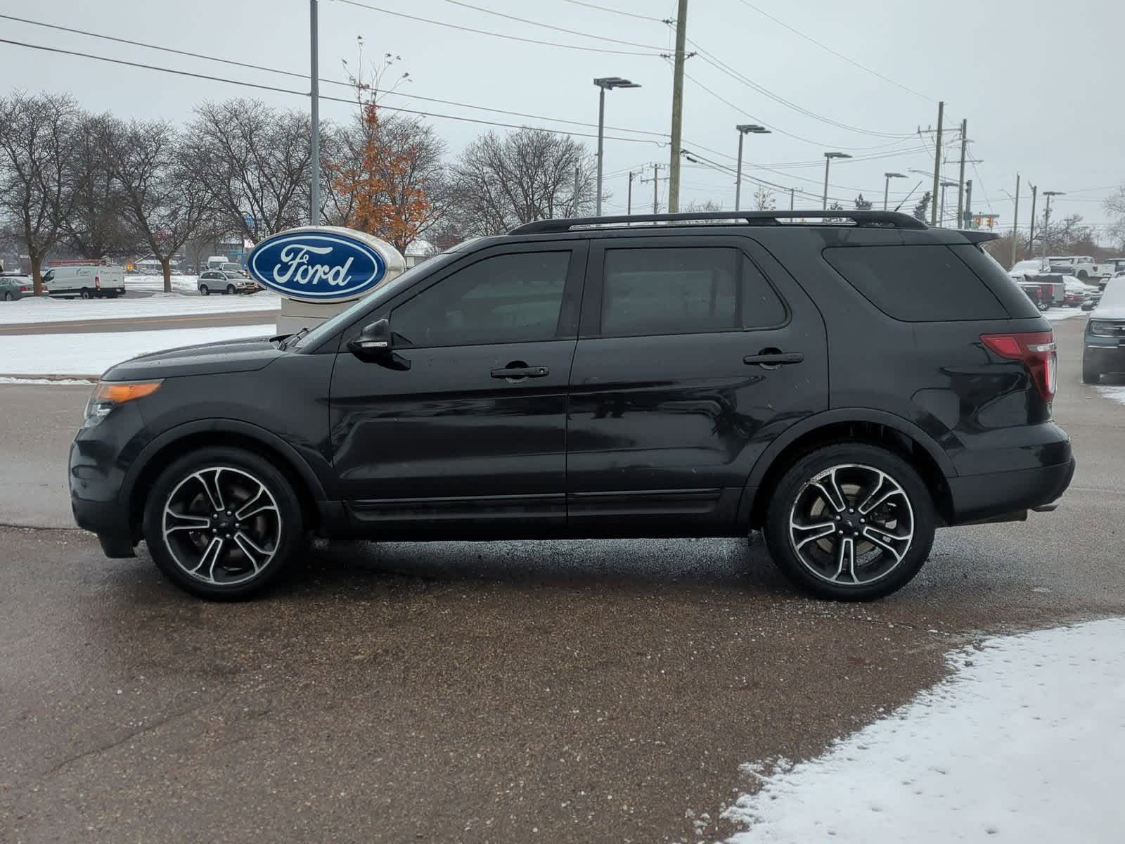 Thumbnail: 2015 Ford Explorer - 5