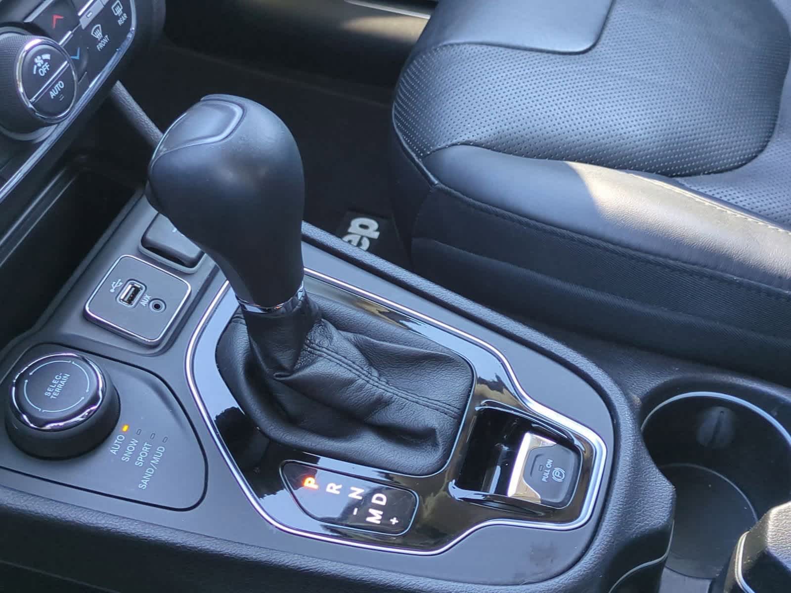 Thumbnail: 2019 Jeep Cherokee - 31