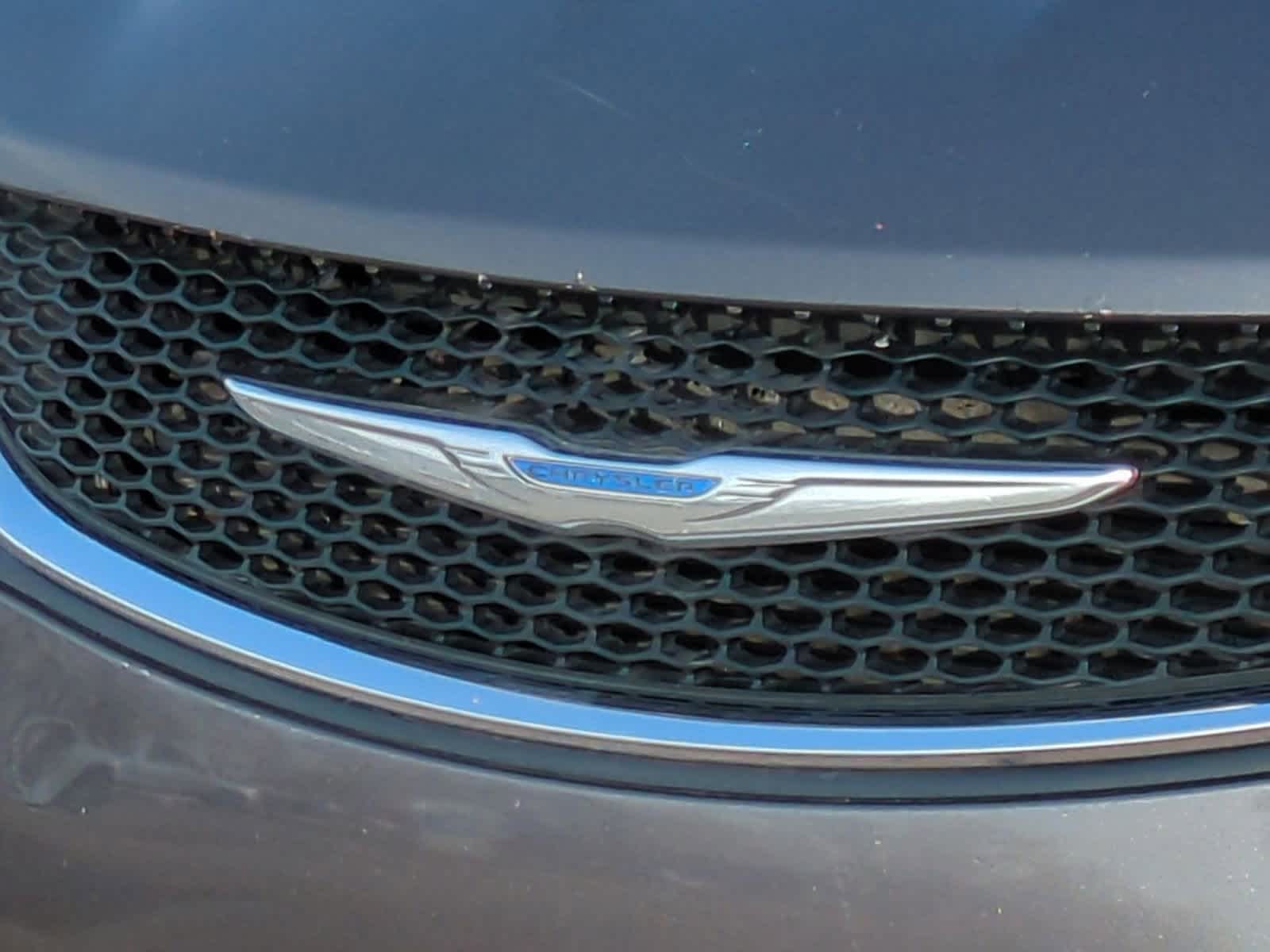 Thumbnail: 2018 Chrysler Pacifica - 12