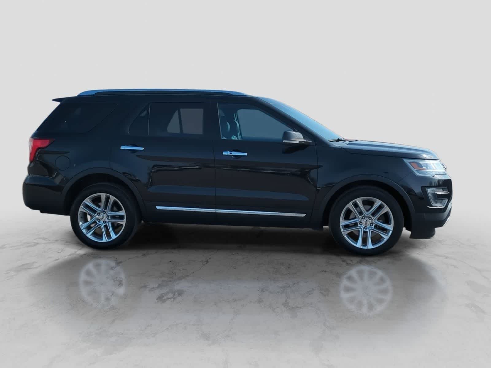 Thumbnail: 2016 Ford Explorer - 9