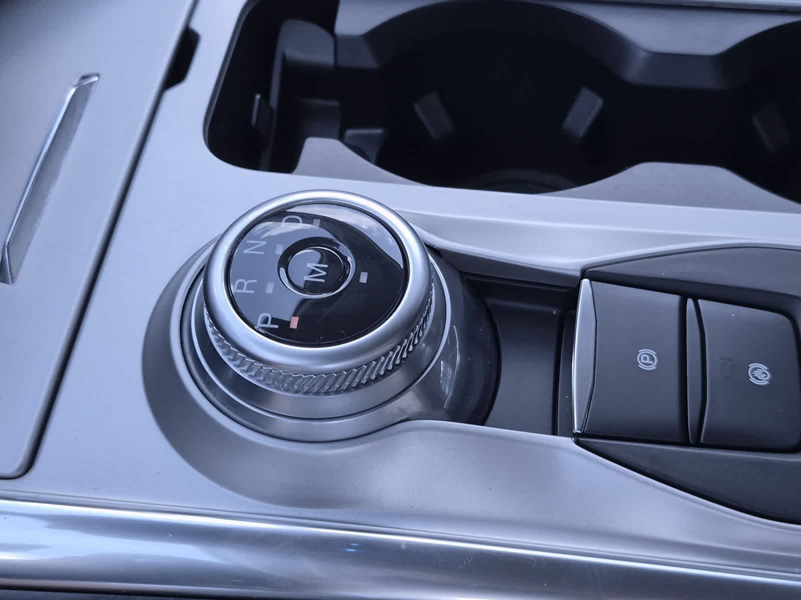 Thumbnail: 2021 Ford Explorer - 32