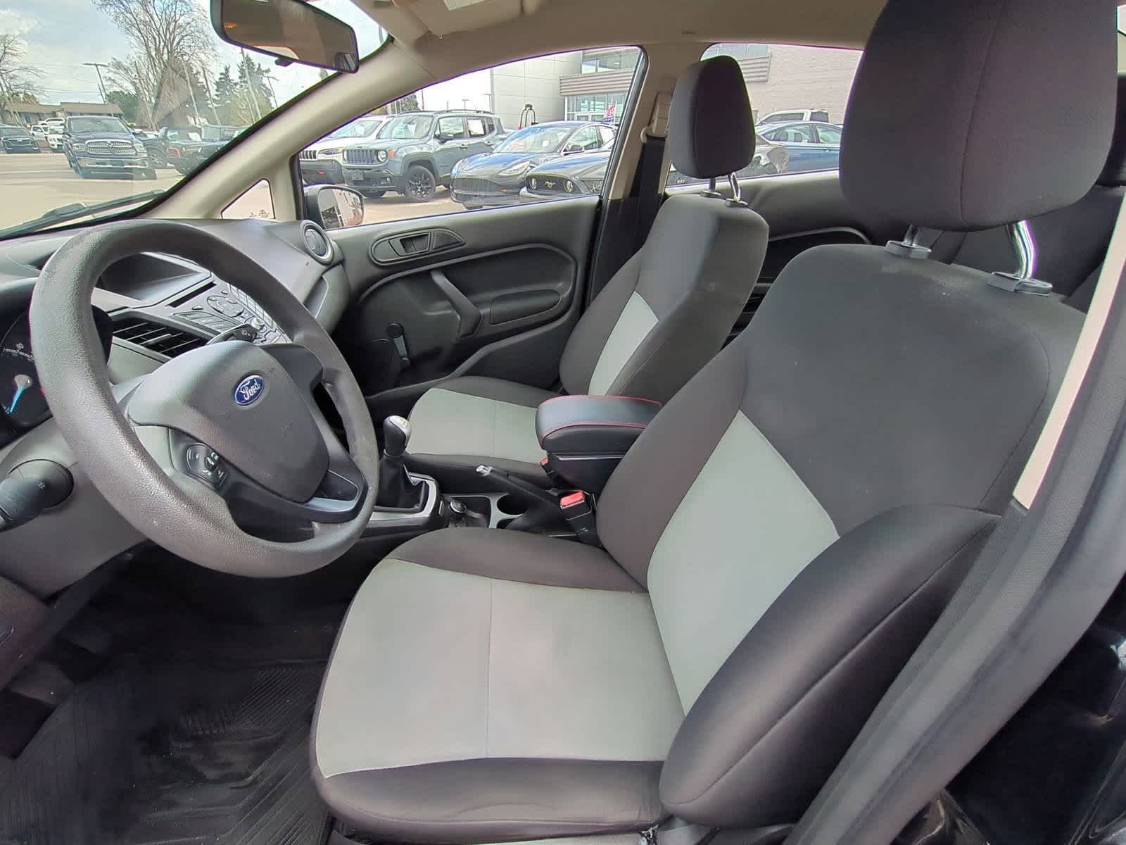 Thumbnail: 2016 Ford Fiesta - 16
