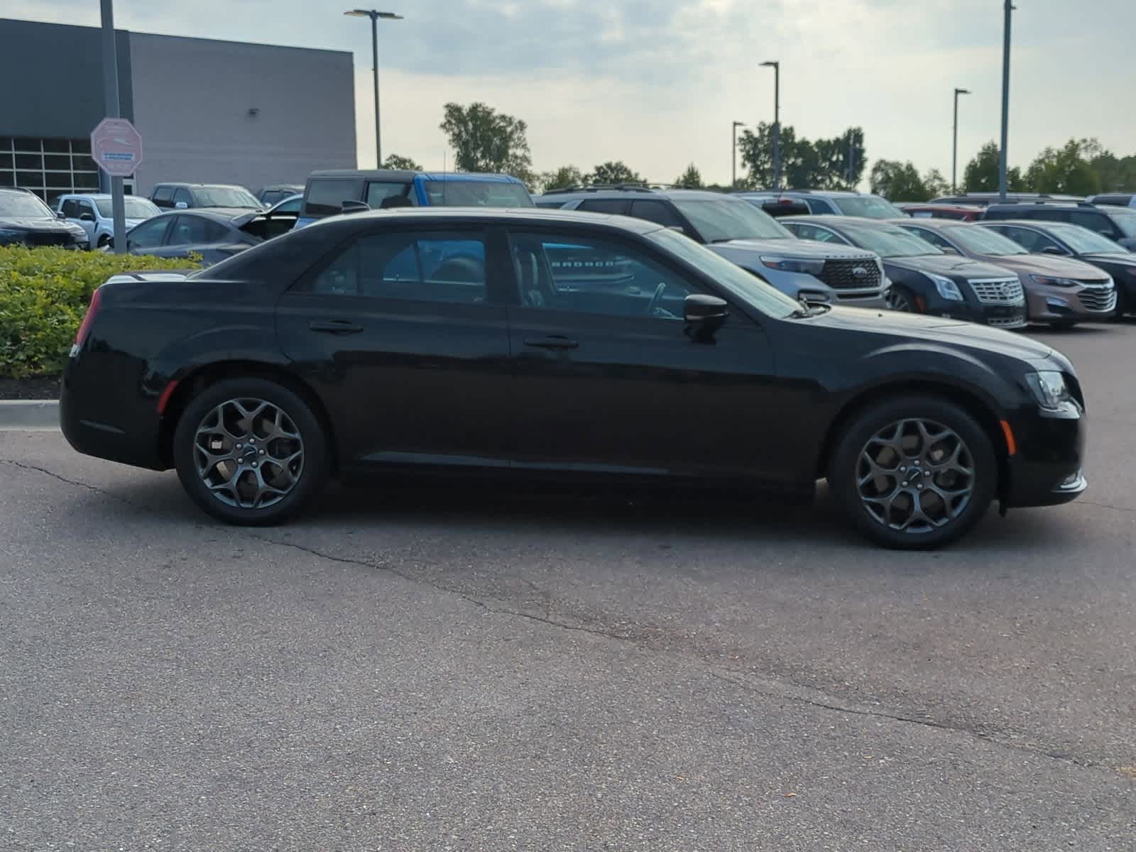 Thumbnail: 2018 Chrysler 300 - 9
