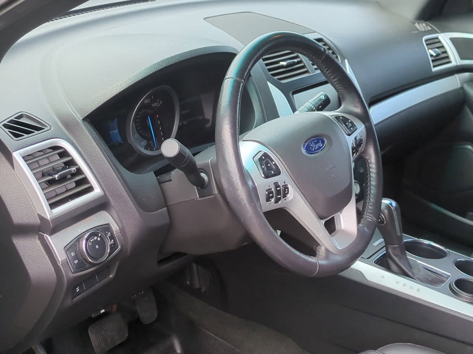 Thumbnail: 2014 Ford Explorer - 10