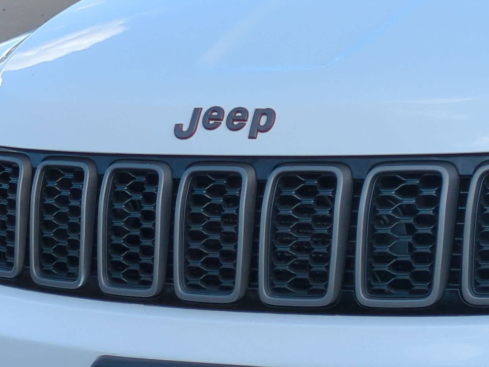 Thumbnail: 2017 Jeep Grand Cherokee - 12