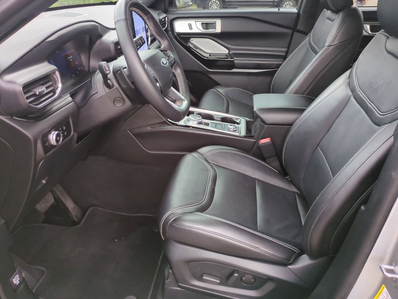 Thumbnail: 2023 Ford Explorer - 16