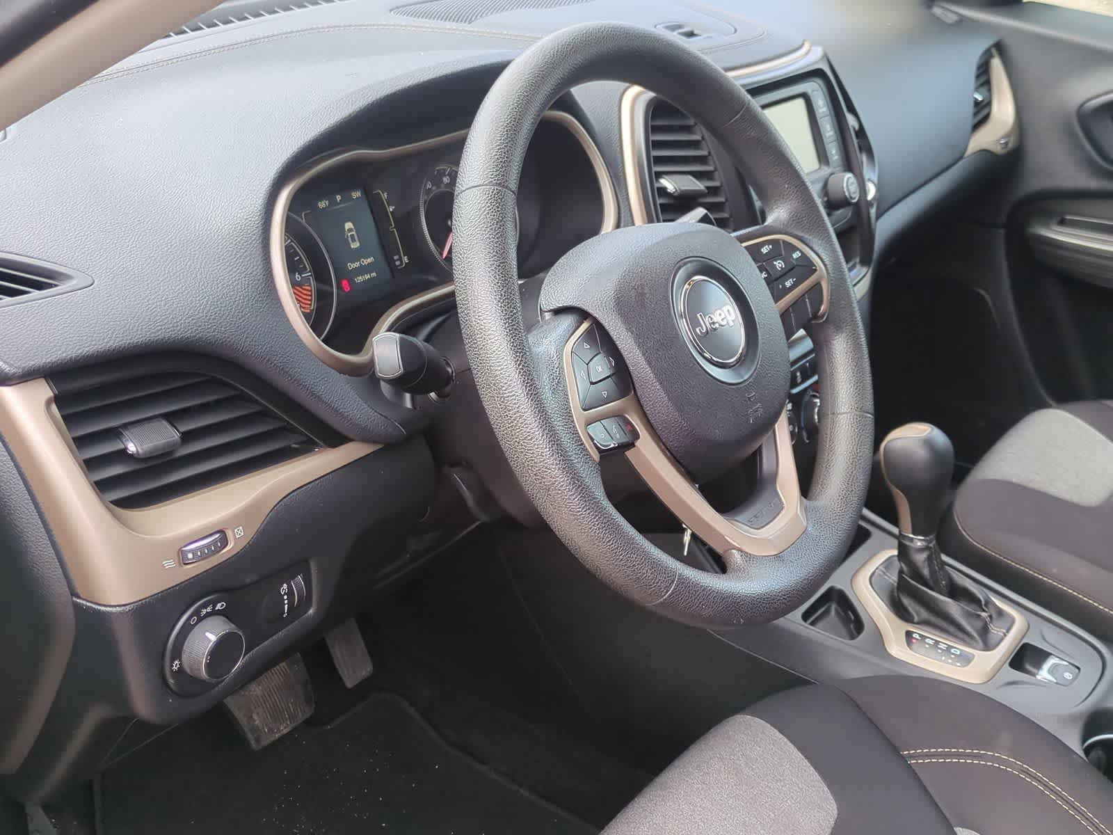Thumbnail: 2014 Jeep Cherokee - 10